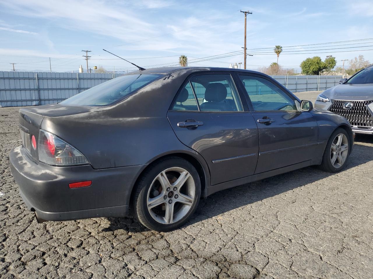 Photo 2 VIN: JTHBD192620061779 - LEXUS IS 