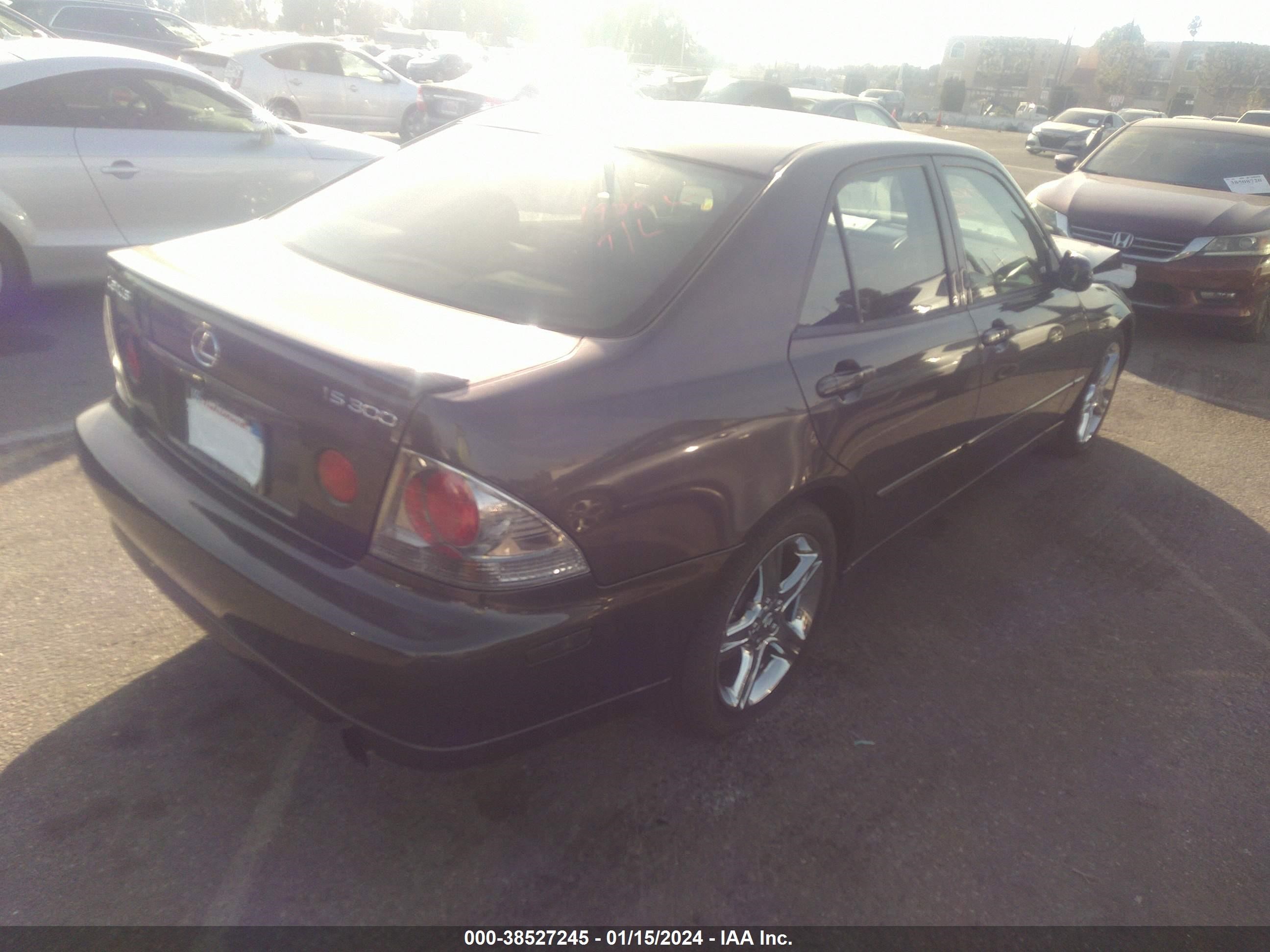 Photo 3 VIN: JTHBD192740083521 - LEXUS IS 