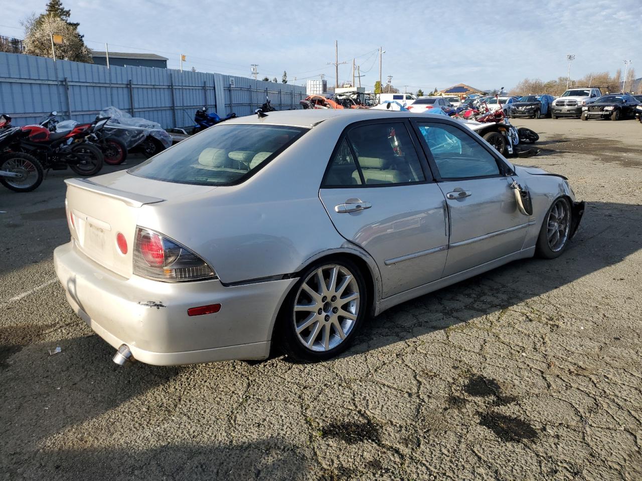 Photo 2 VIN: JTHBD192940089630 - LEXUS IS 