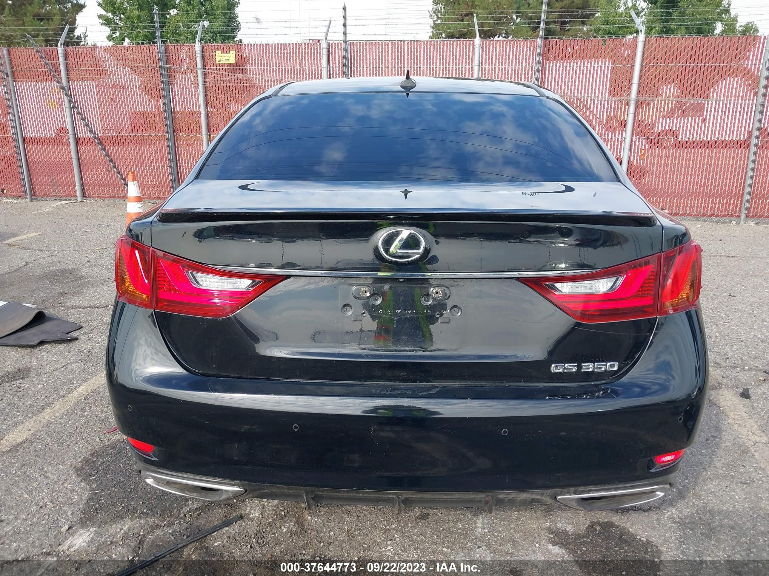 Photo 15 VIN: JTHBE1BL1E5037137 - LEXUS GS 