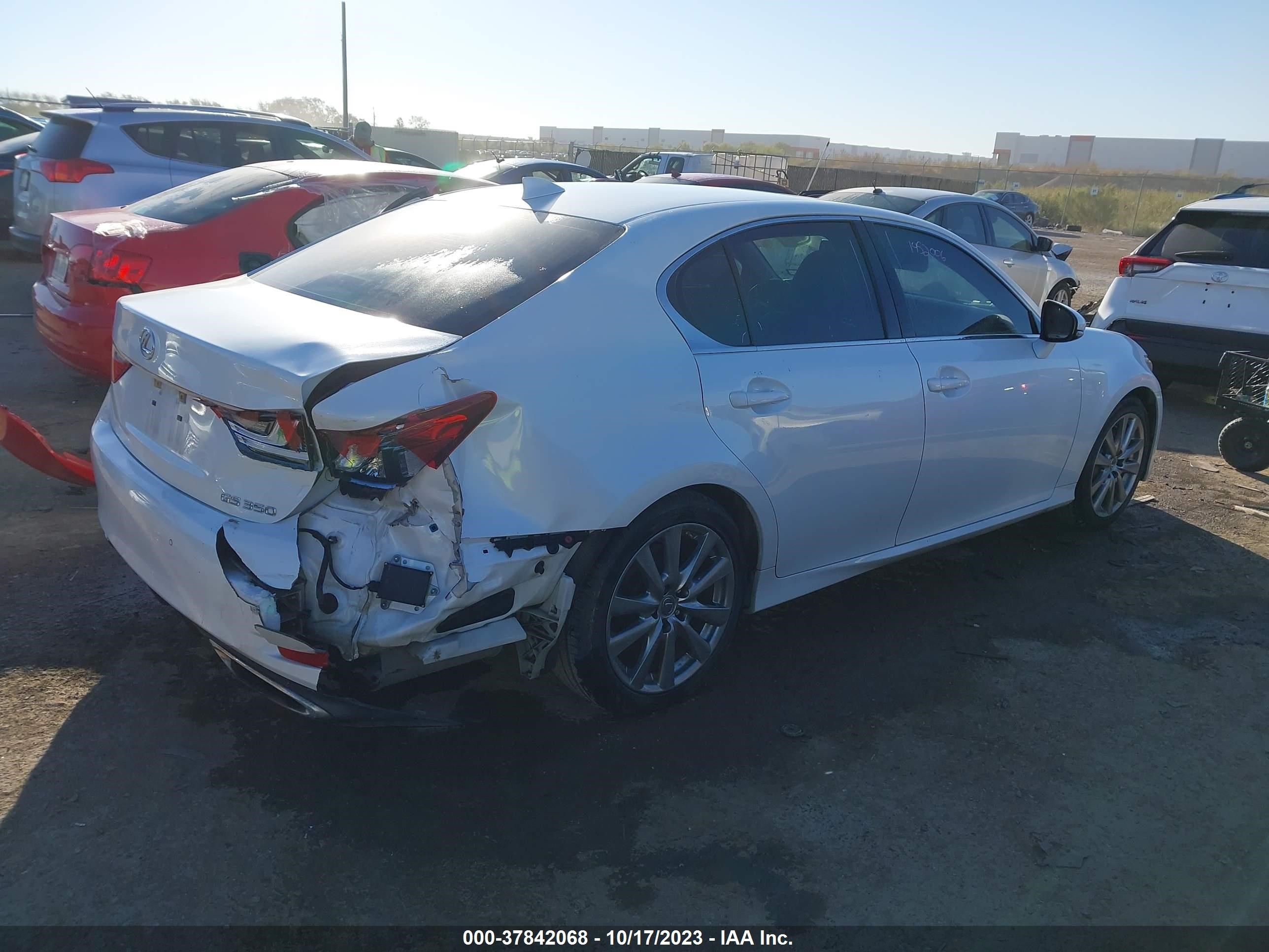 Photo 3 VIN: JTHBE1BL1FA019262 - LEXUS GS 