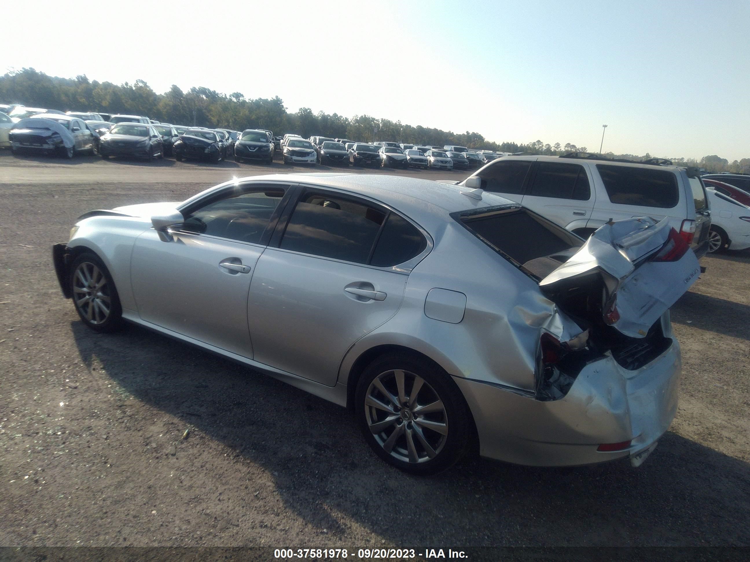 Photo 2 VIN: JTHBE1BL3D5015011 - LEXUS GS 