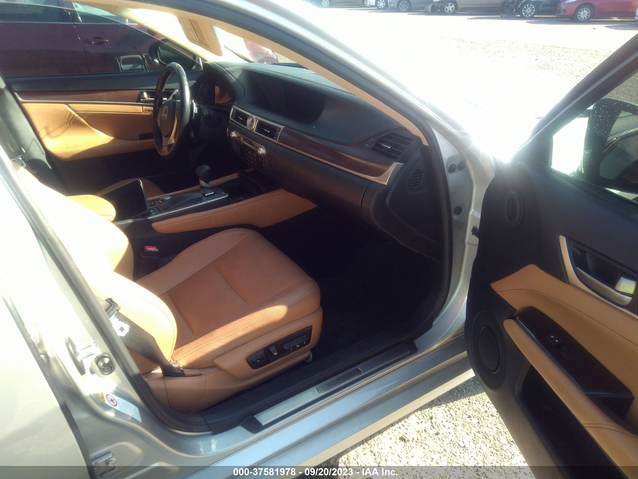 Photo 4 VIN: JTHBE1BL3D5015011 - LEXUS GS 