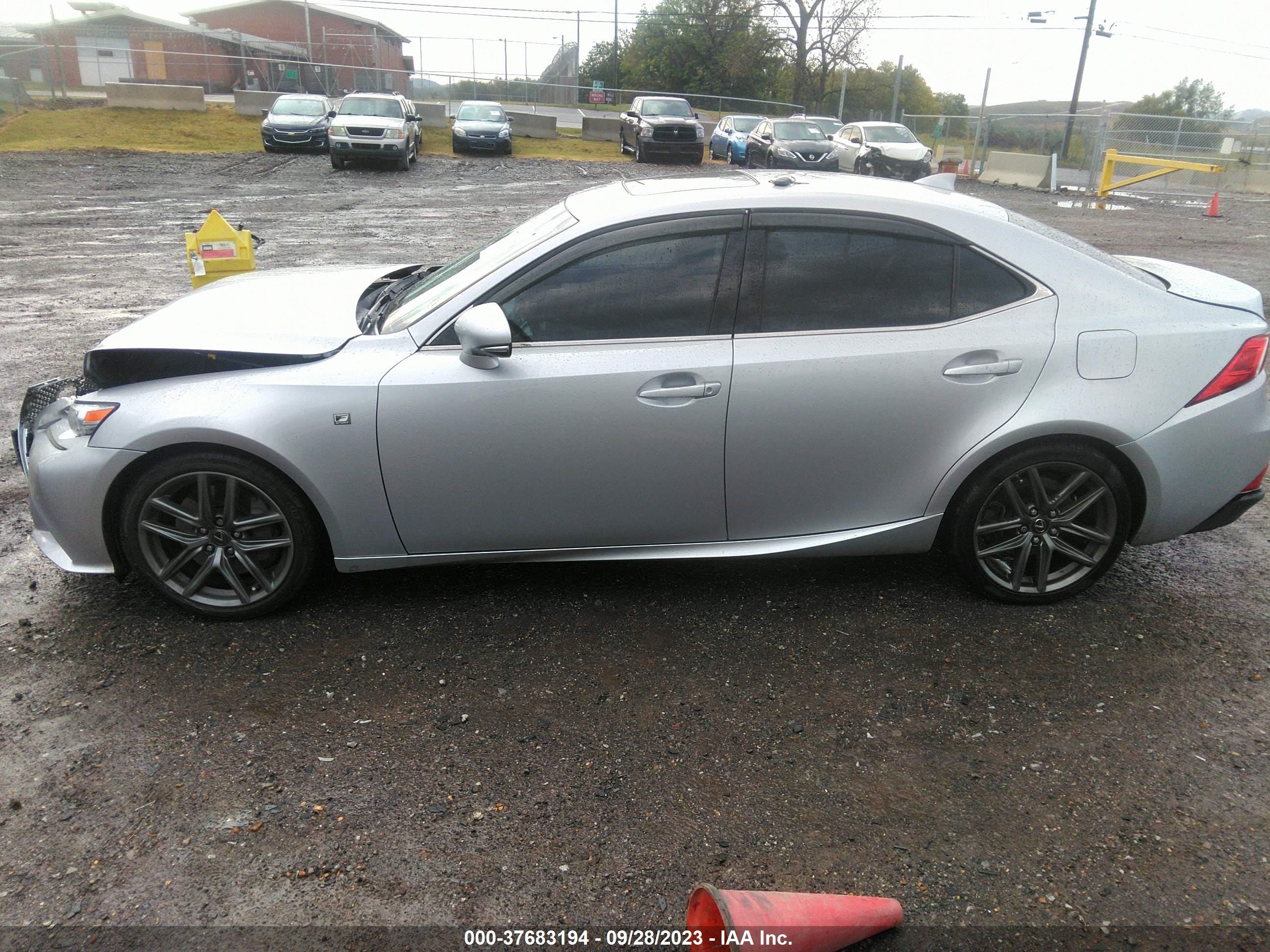 Photo 13 VIN: JTHBE1D22E5005513 - LEXUS IS 