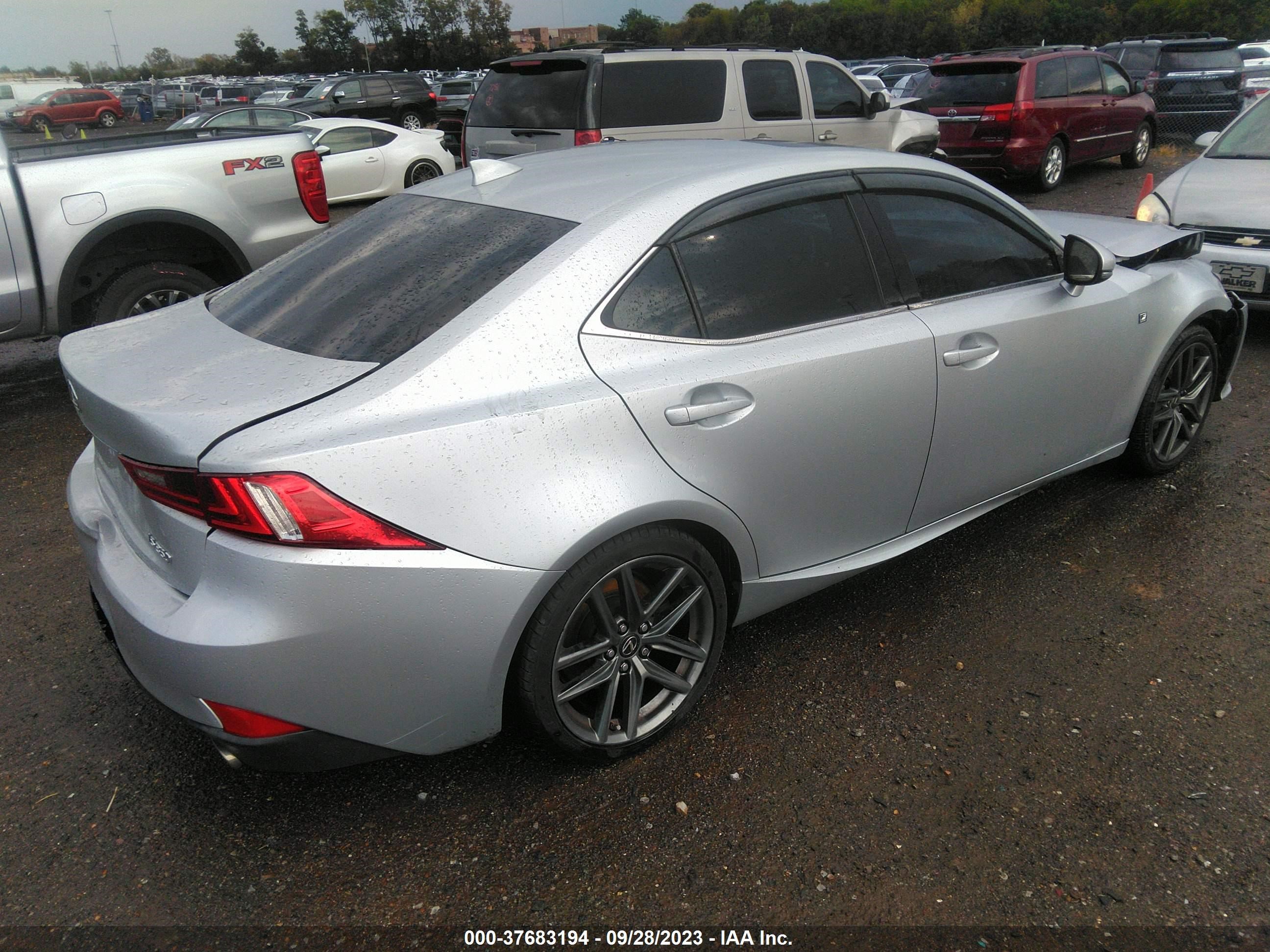 Photo 3 VIN: JTHBE1D22E5005513 - LEXUS IS 