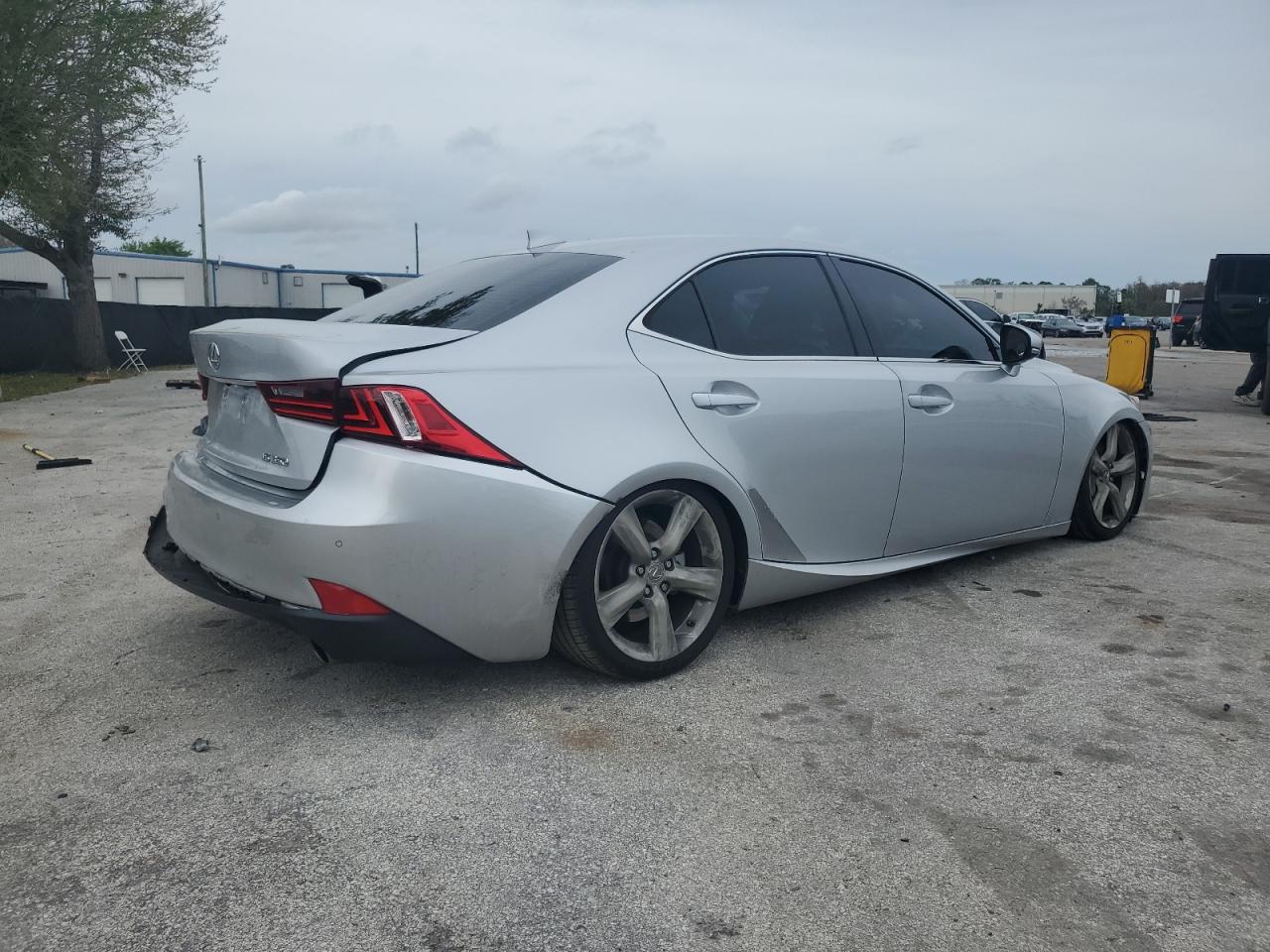 Photo 2 VIN: JTHBE1D26E5003389 - LEXUS IS 