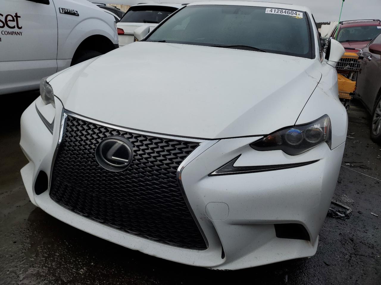 Photo 4 VIN: JTHBE1D2XG5028301 - LEXUS IS 