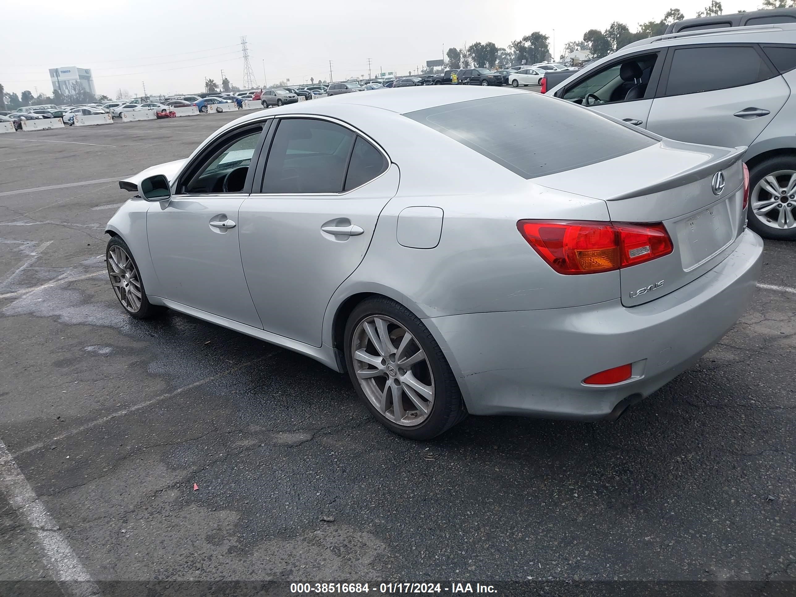 Photo 2 VIN: JTHBE262065001755 - LEXUS IS 