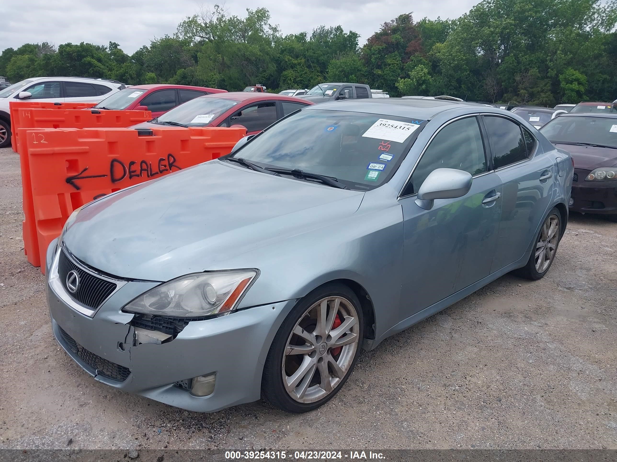 Photo 1 VIN: JTHBE262065003165 - LEXUS IS 