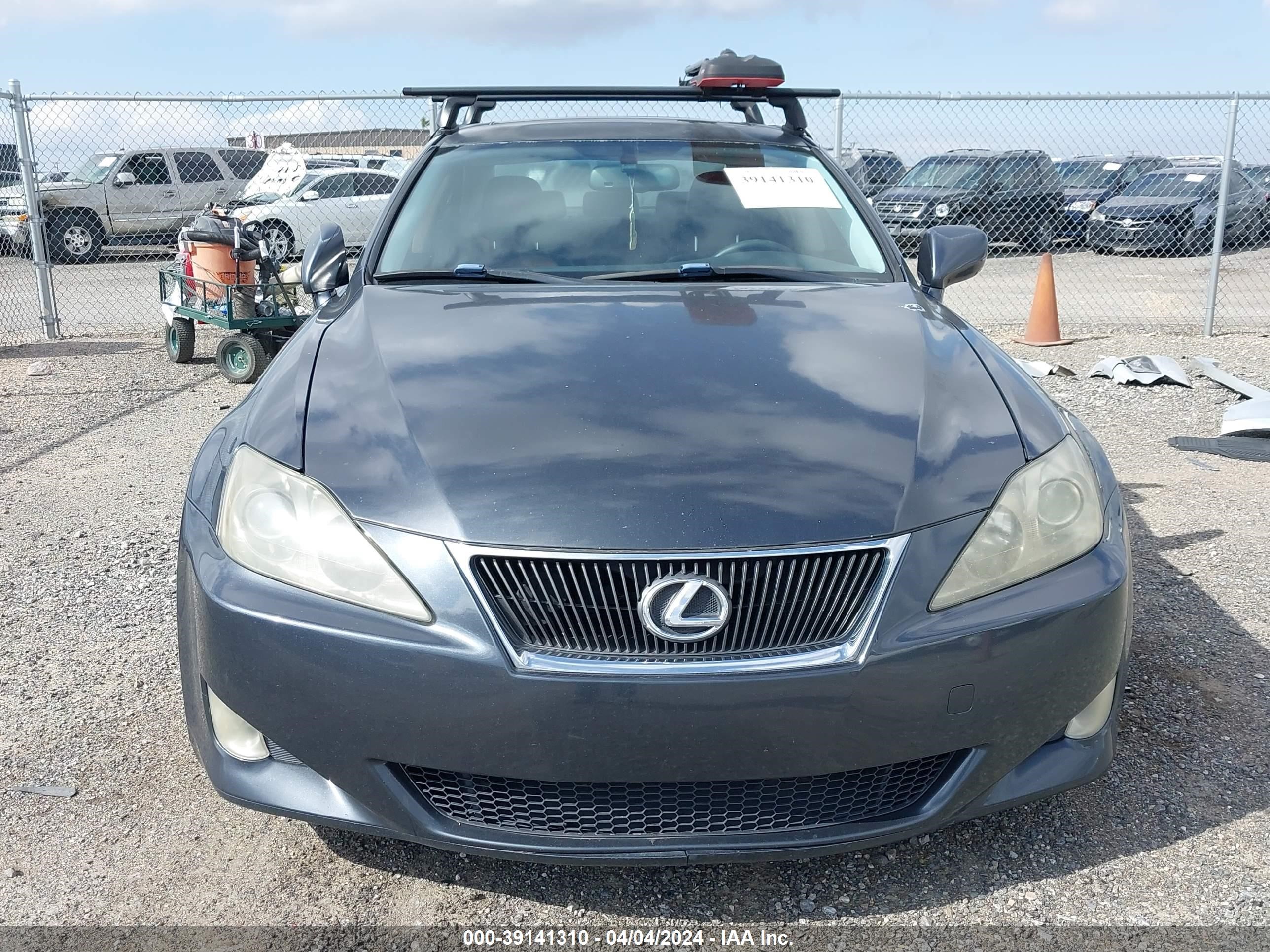 Photo 10 VIN: JTHBE262065009726 - LEXUS IS 