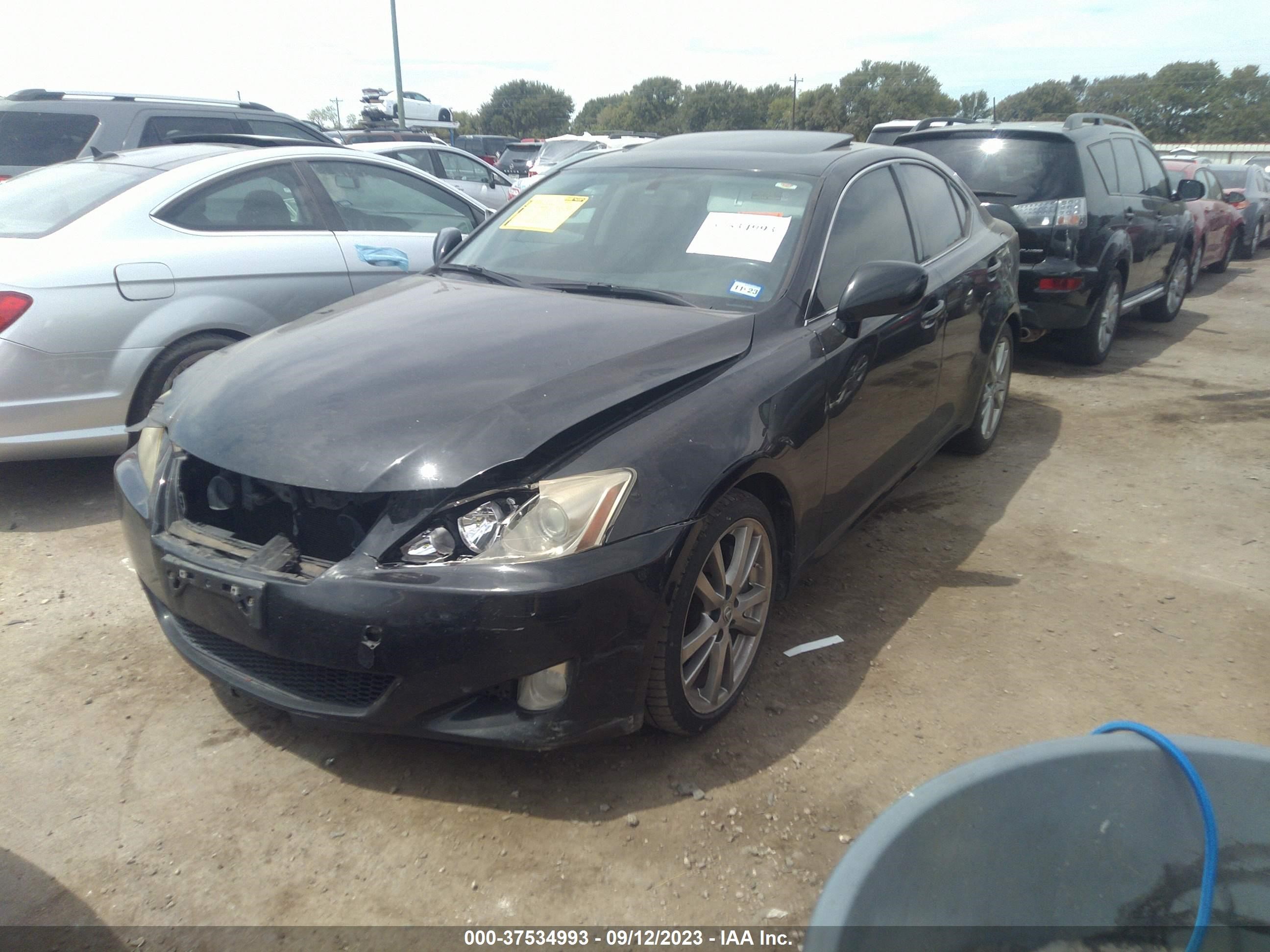 Photo 1 VIN: JTHBE262082013683 - LEXUS IS 