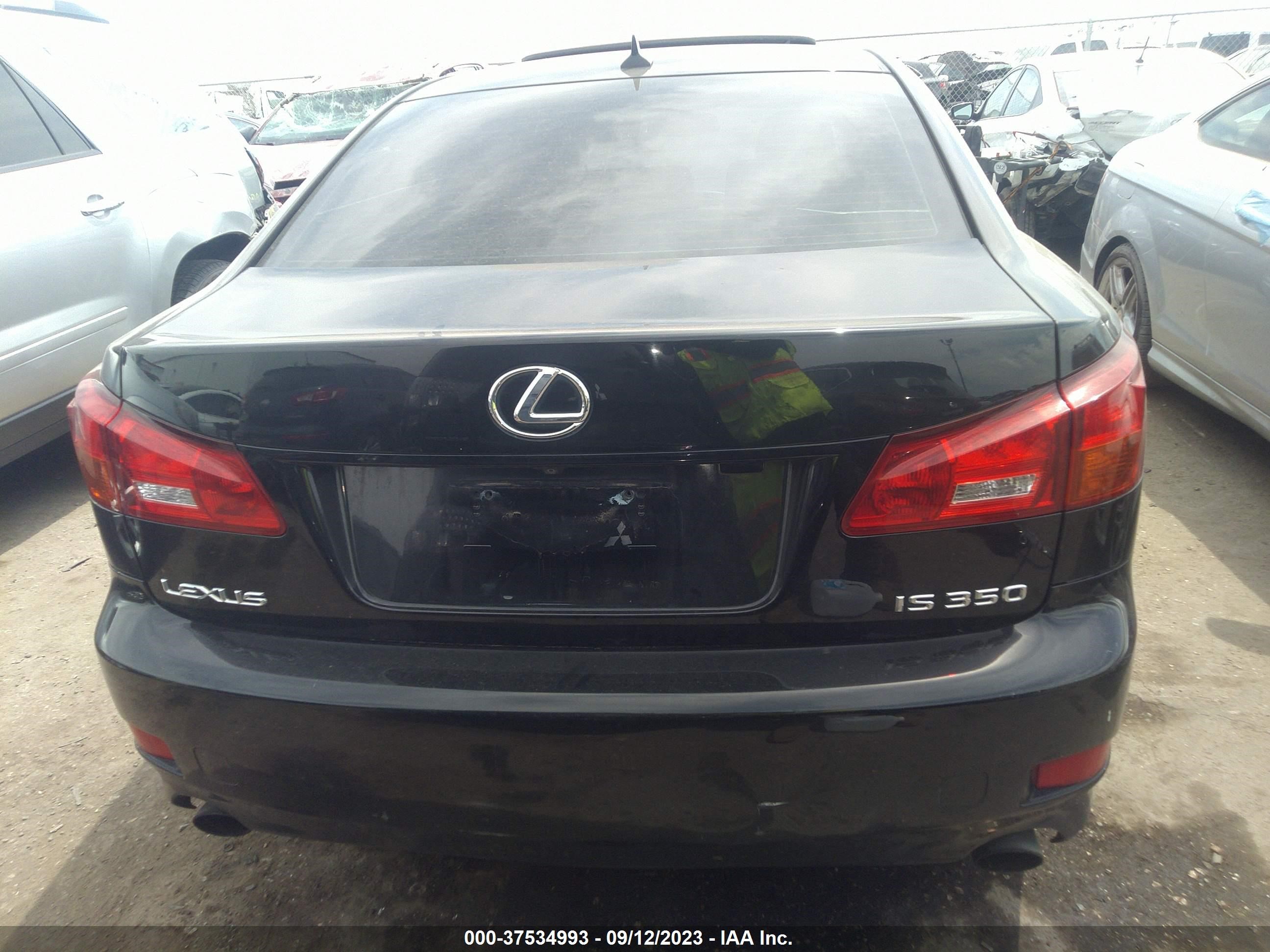 Photo 16 VIN: JTHBE262082013683 - LEXUS IS 