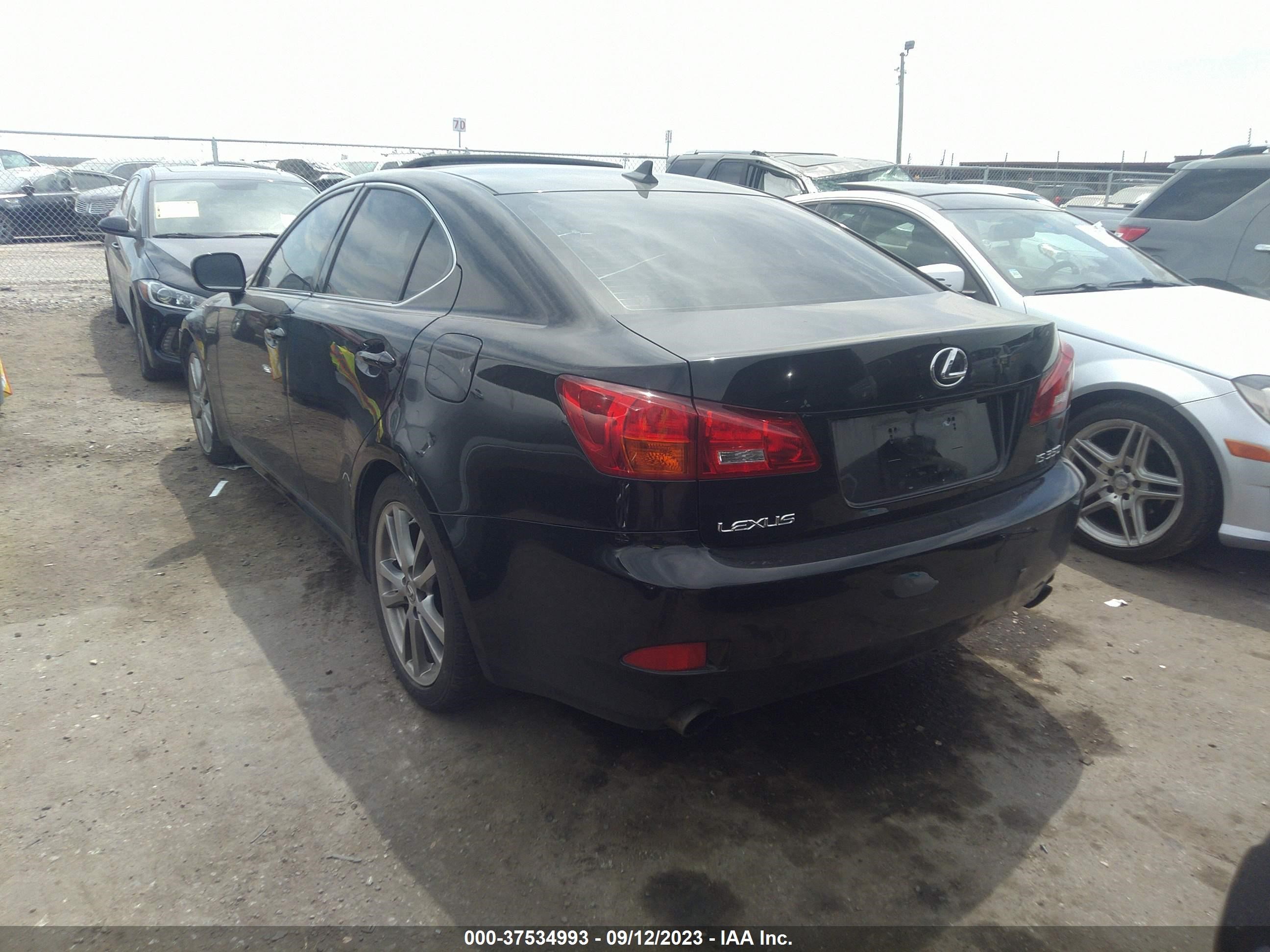 Photo 2 VIN: JTHBE262082013683 - LEXUS IS 