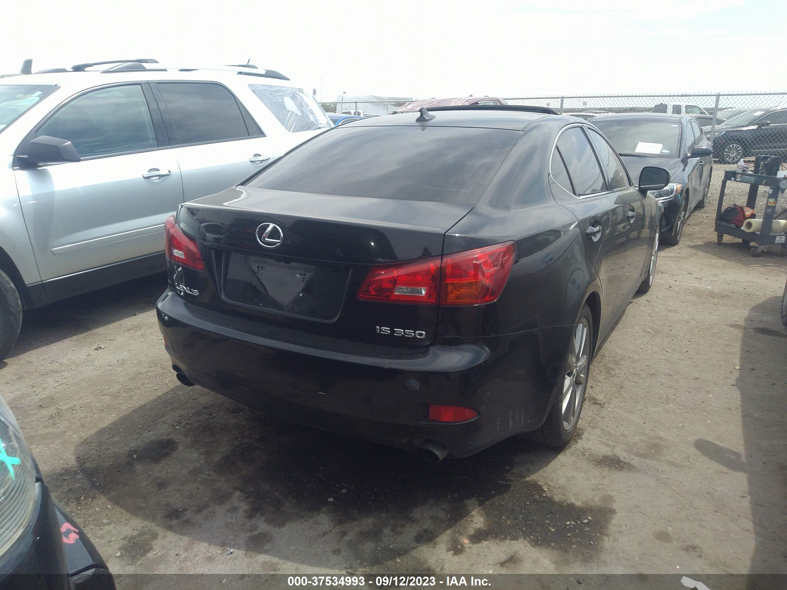 Photo 3 VIN: JTHBE262082013683 - LEXUS IS 