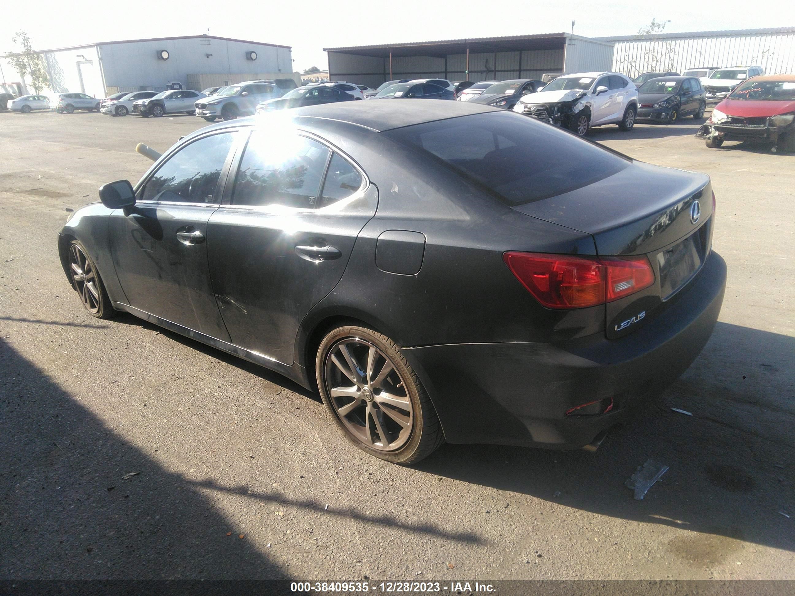 Photo 2 VIN: JTHBE262165009864 - LEXUS IS 