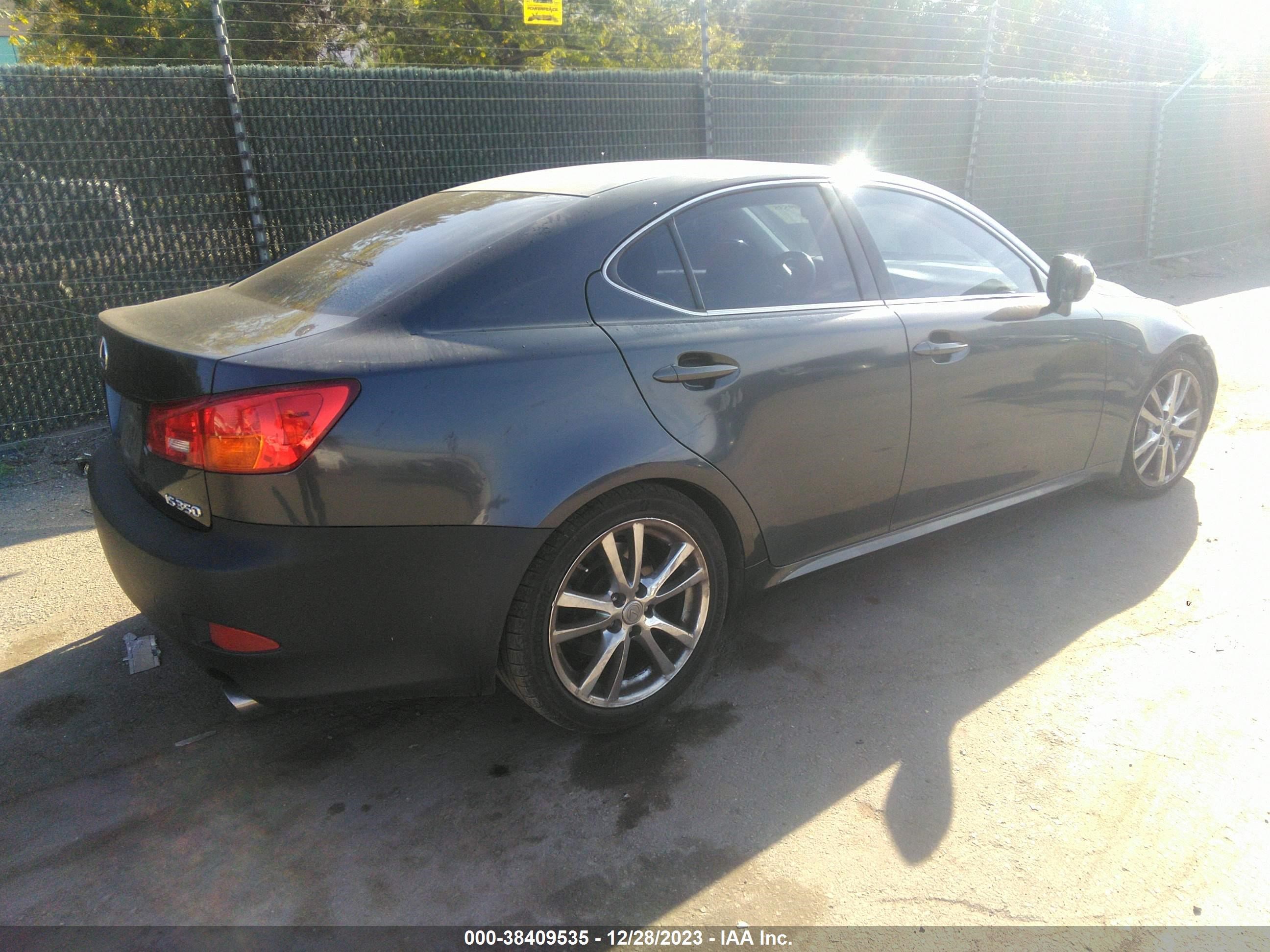 Photo 3 VIN: JTHBE262165009864 - LEXUS IS 