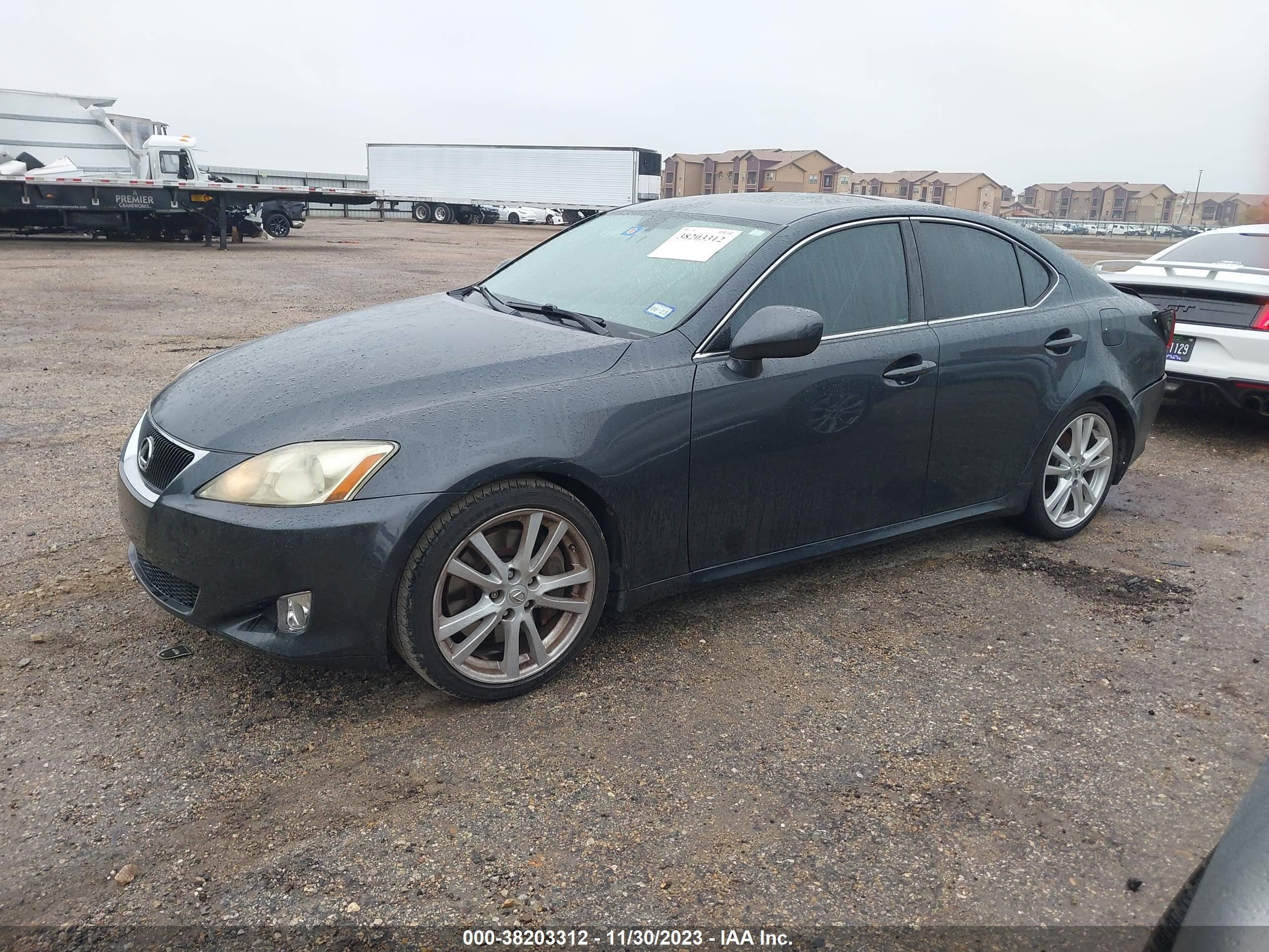 Photo 1 VIN: JTHBE262272010749 - LEXUS IS 