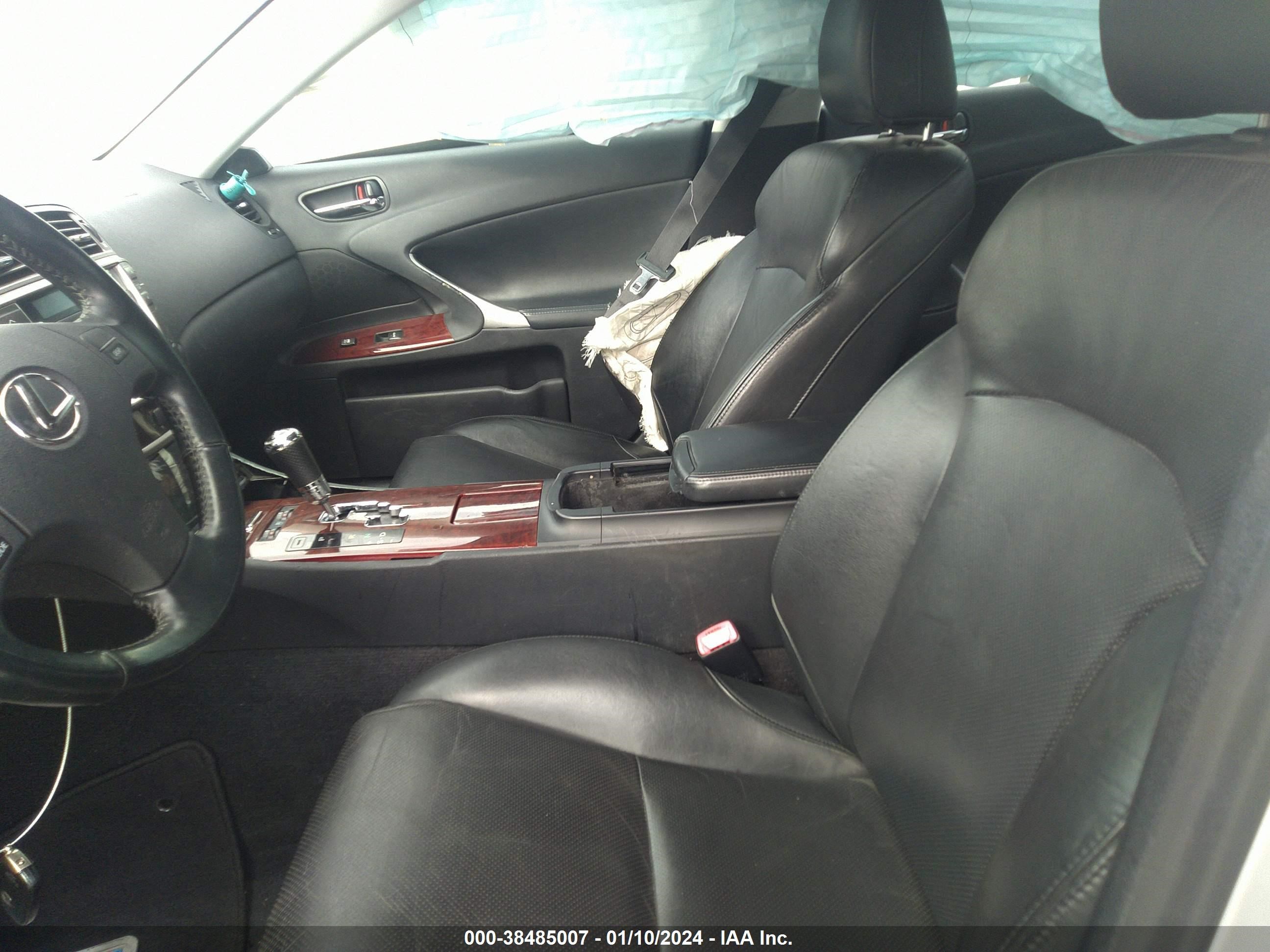 Photo 4 VIN: JTHBE262465007509 - LEXUS IS 