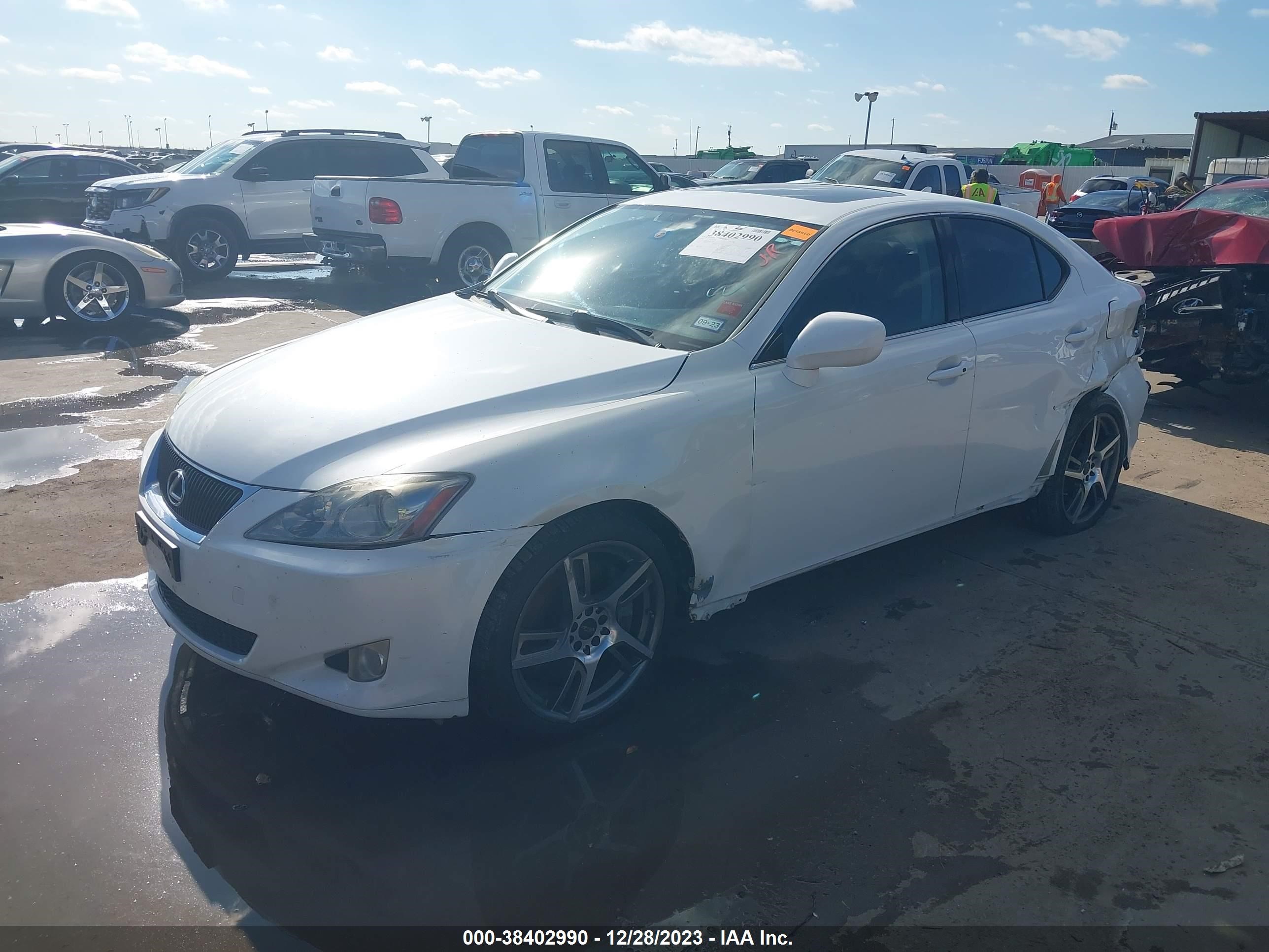 Photo 1 VIN: JTHBE262585021308 - LEXUS IS 