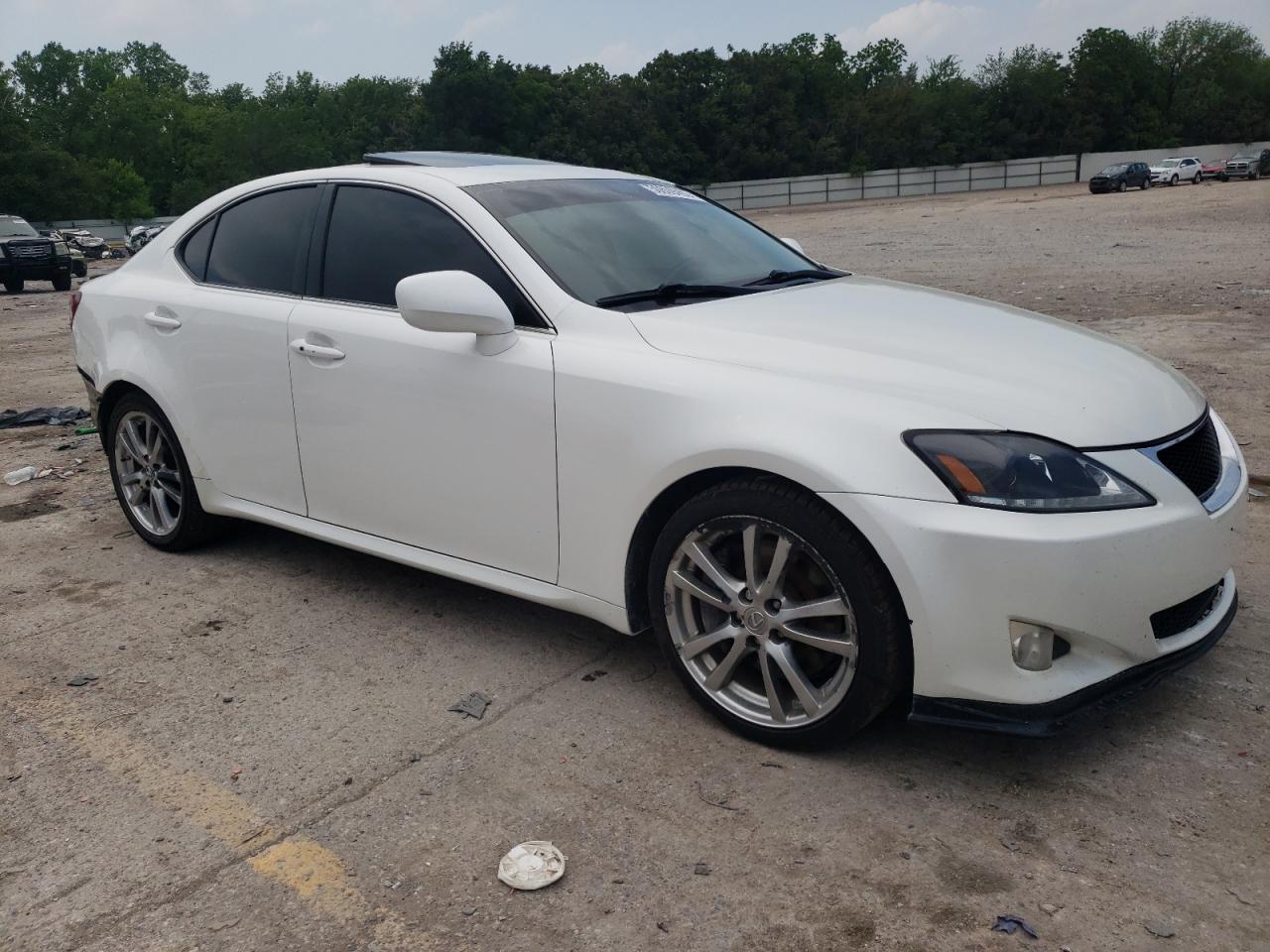 Photo 3 VIN: JTHBE262785020970 - LEXUS IS 