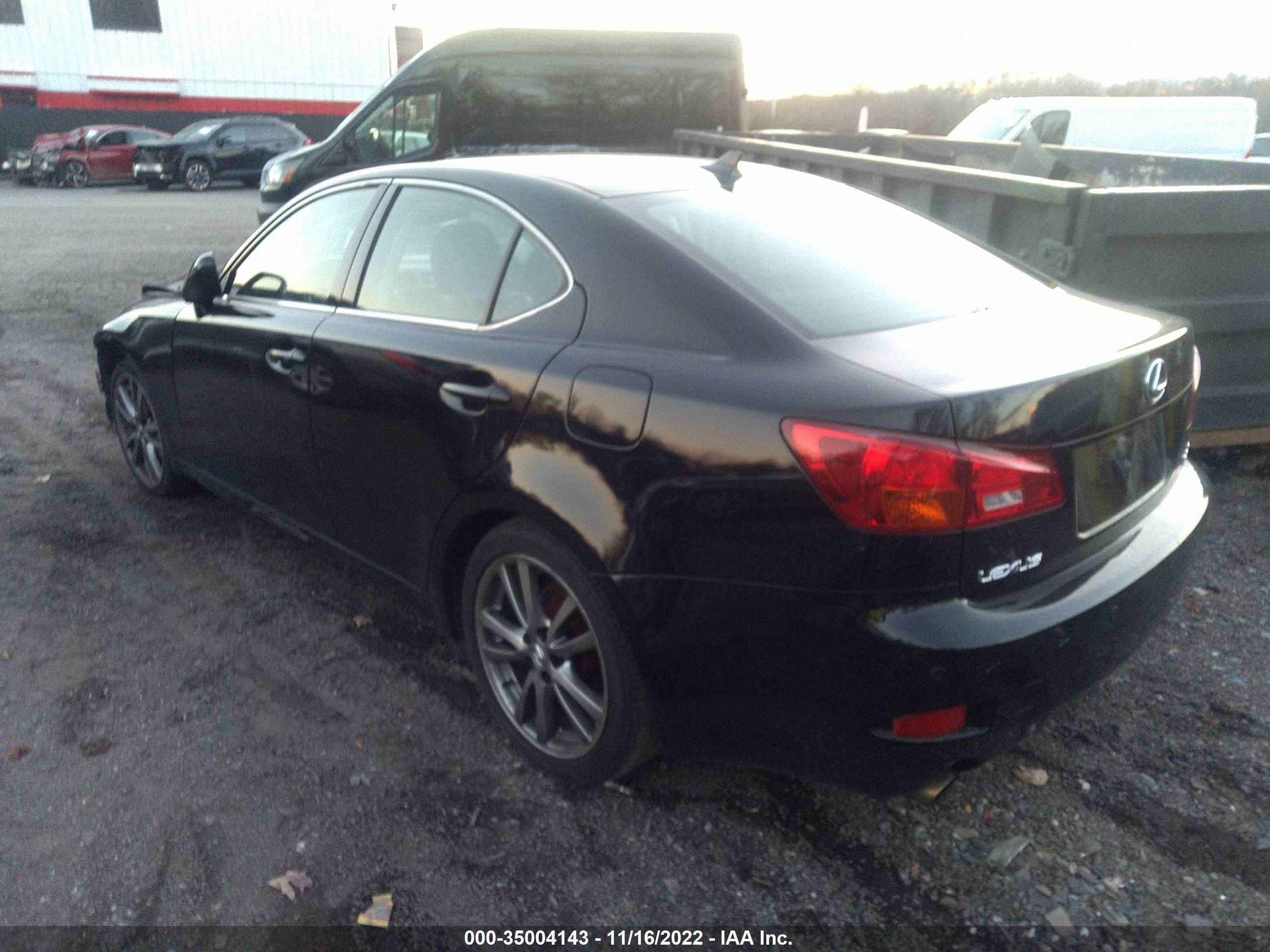 Photo 2 VIN: JTHBE262882013284 - LEXUS IS 