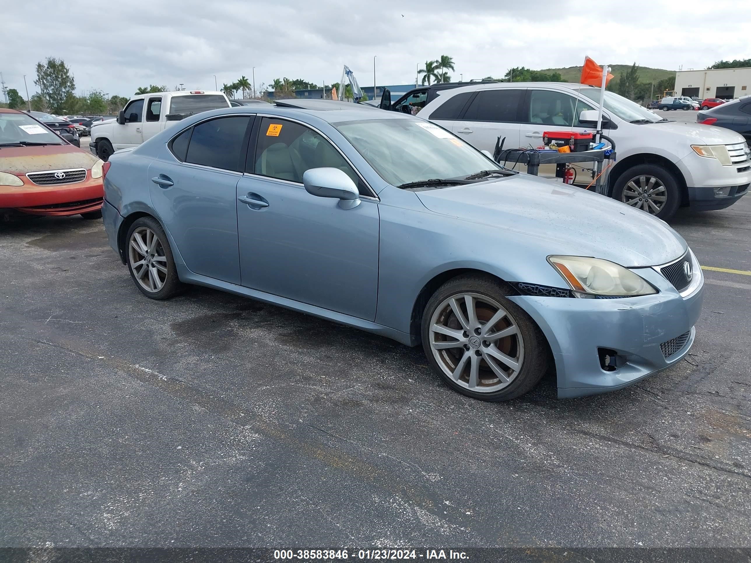 Photo 0 VIN: JTHBE262975013484 - LEXUS IS 