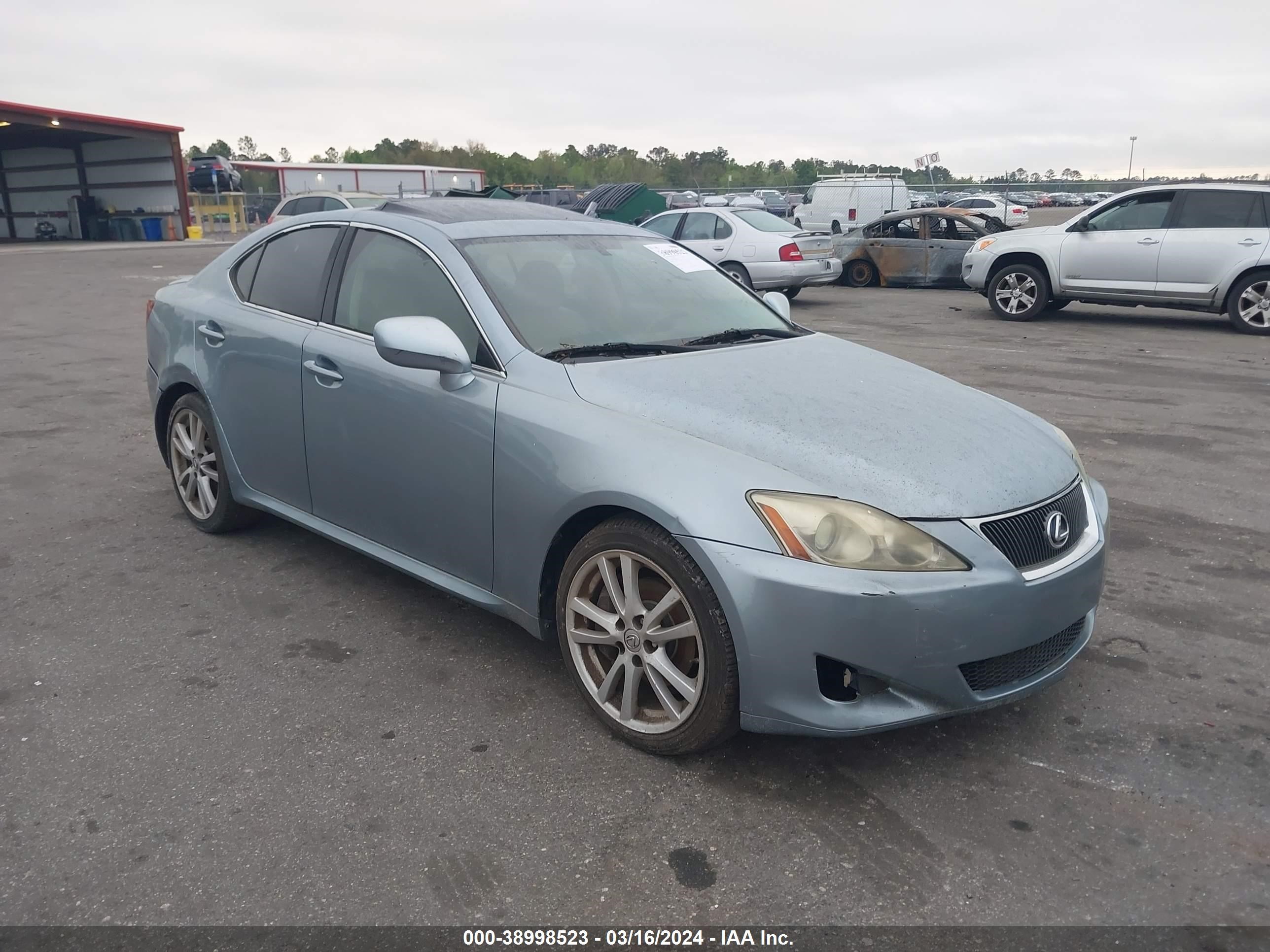 Photo 1 VIN: JTHBE262975013484 - LEXUS IS 