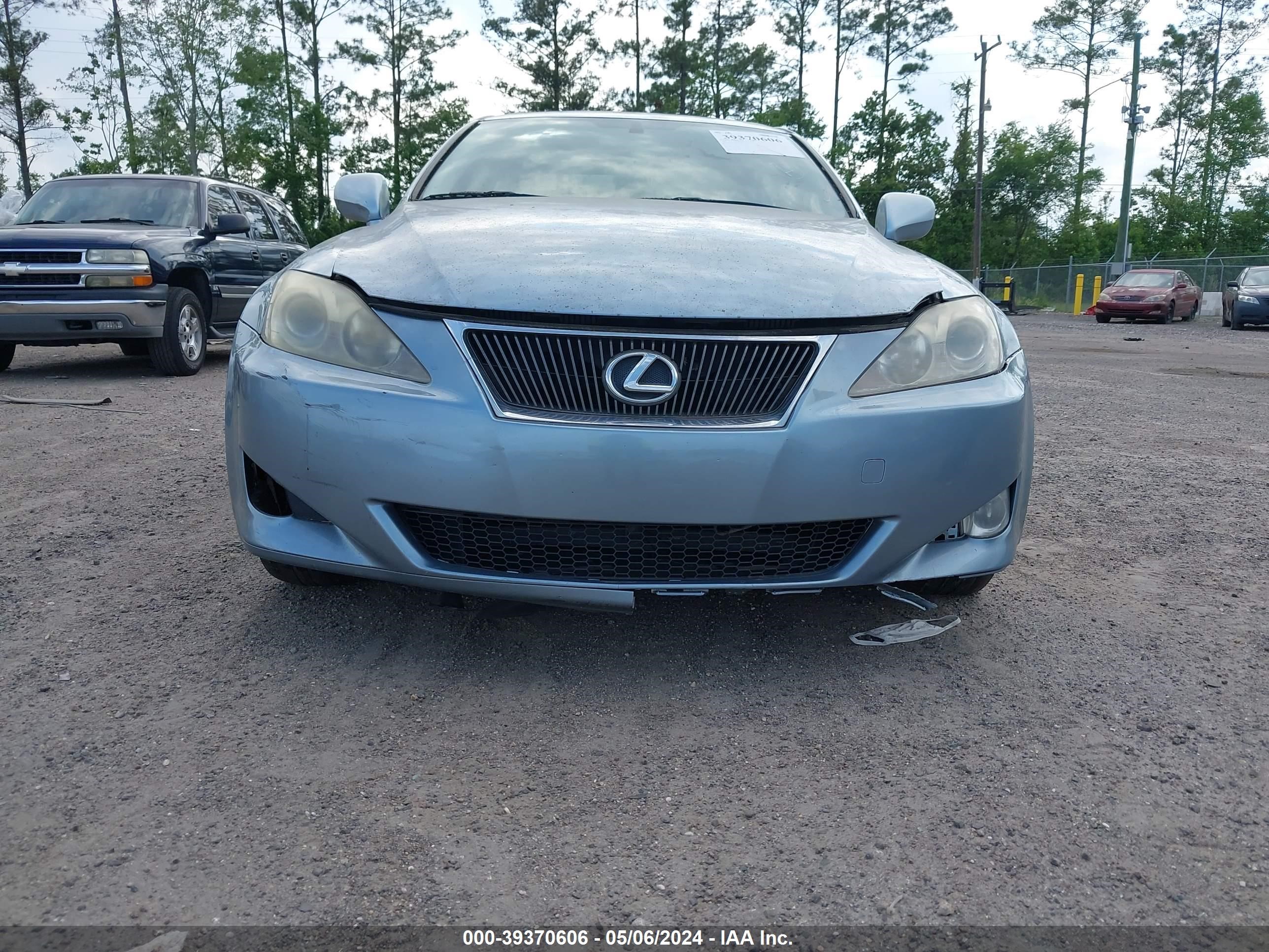 Photo 13 VIN: JTHBE262975013484 - LEXUS IS 