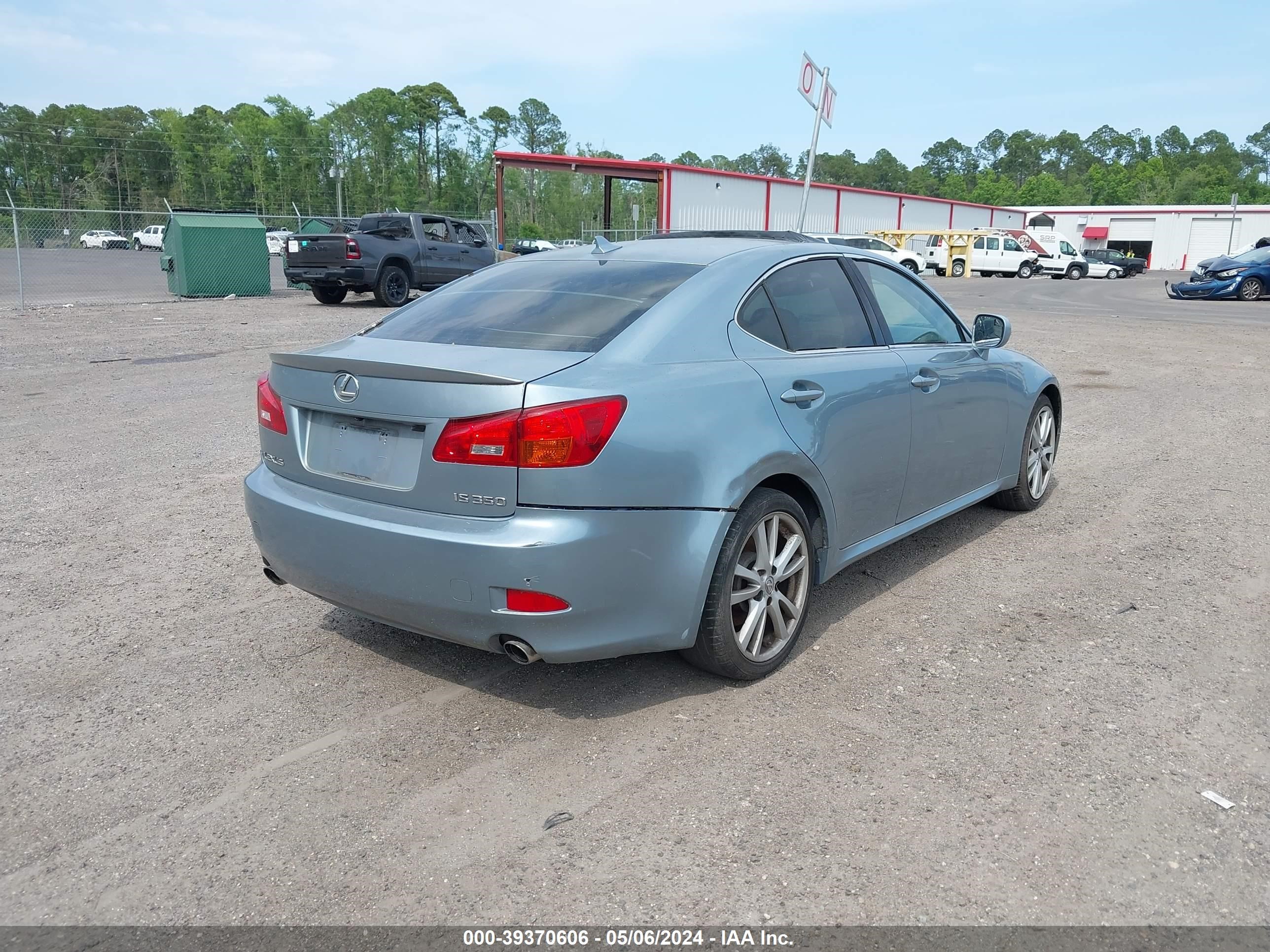 Photo 5 VIN: JTHBE262975013484 - LEXUS IS 