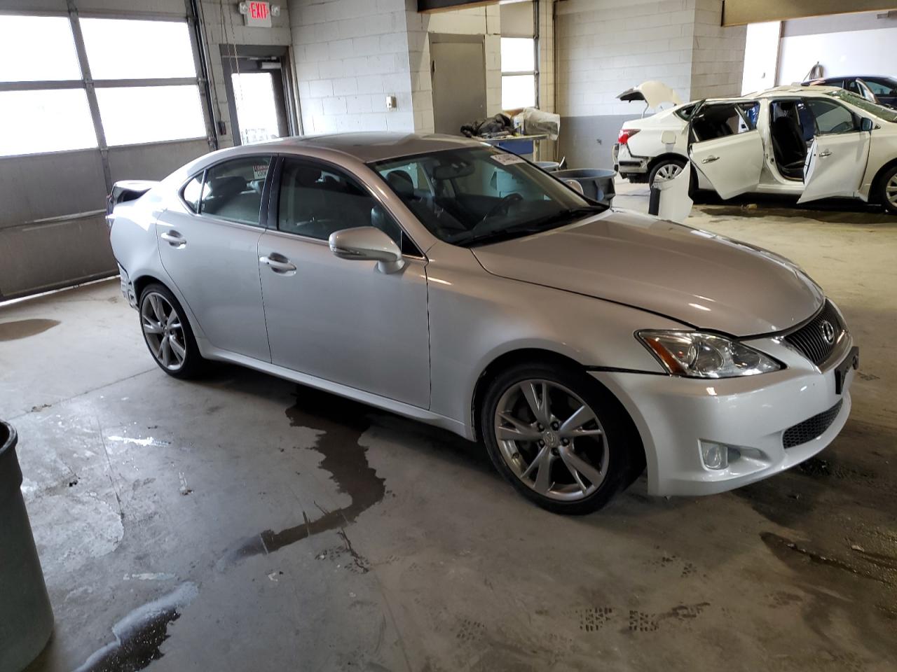 Photo 3 VIN: JTHBE5C25A5024995 - LEXUS IS 