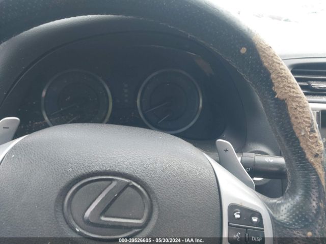 Photo 6 VIN: JTHBE5C25B5027493 - LEXUS IS 