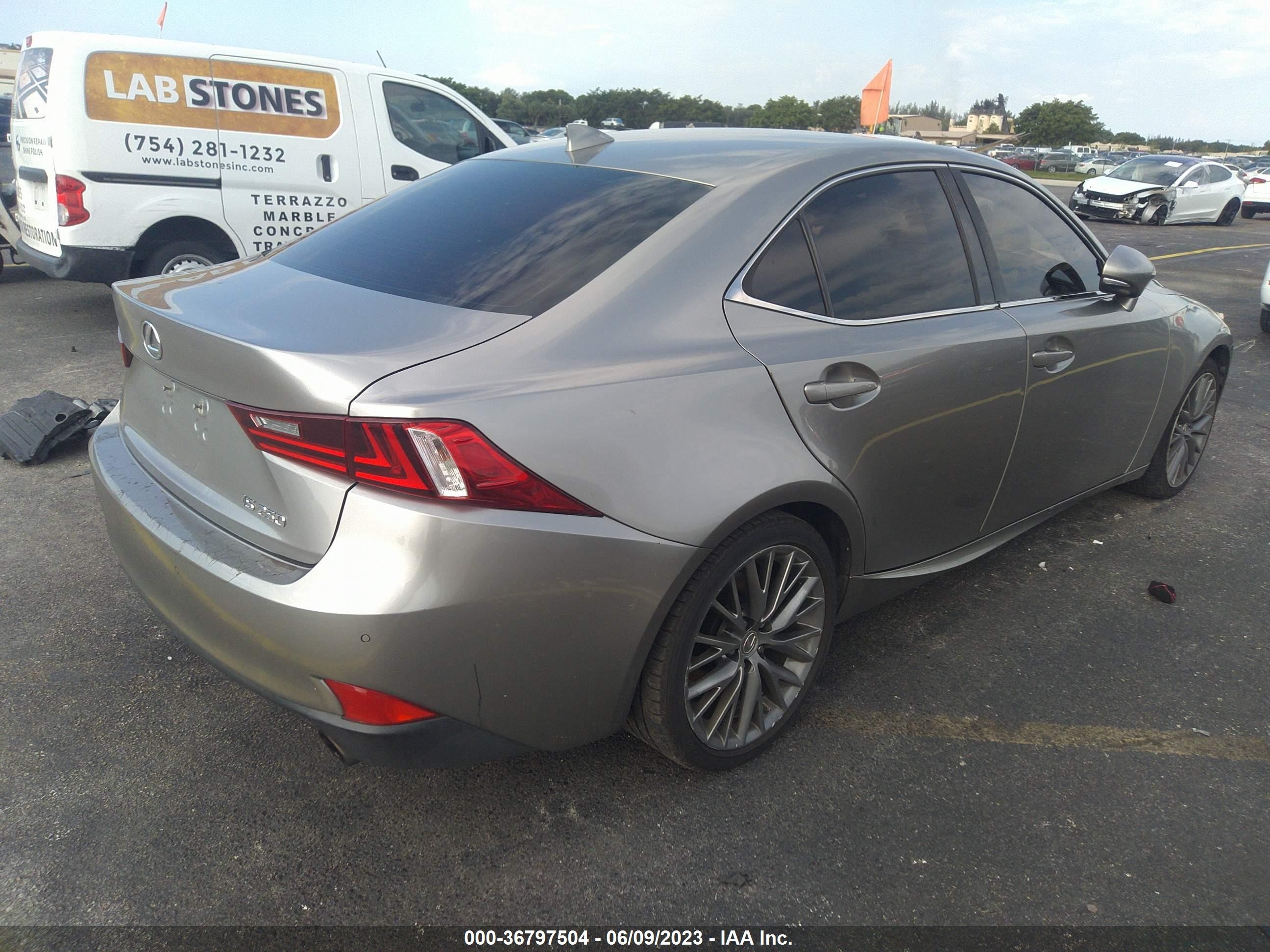 Photo 3 VIN: JTHBF1D26E5014485 - LEXUS IS 