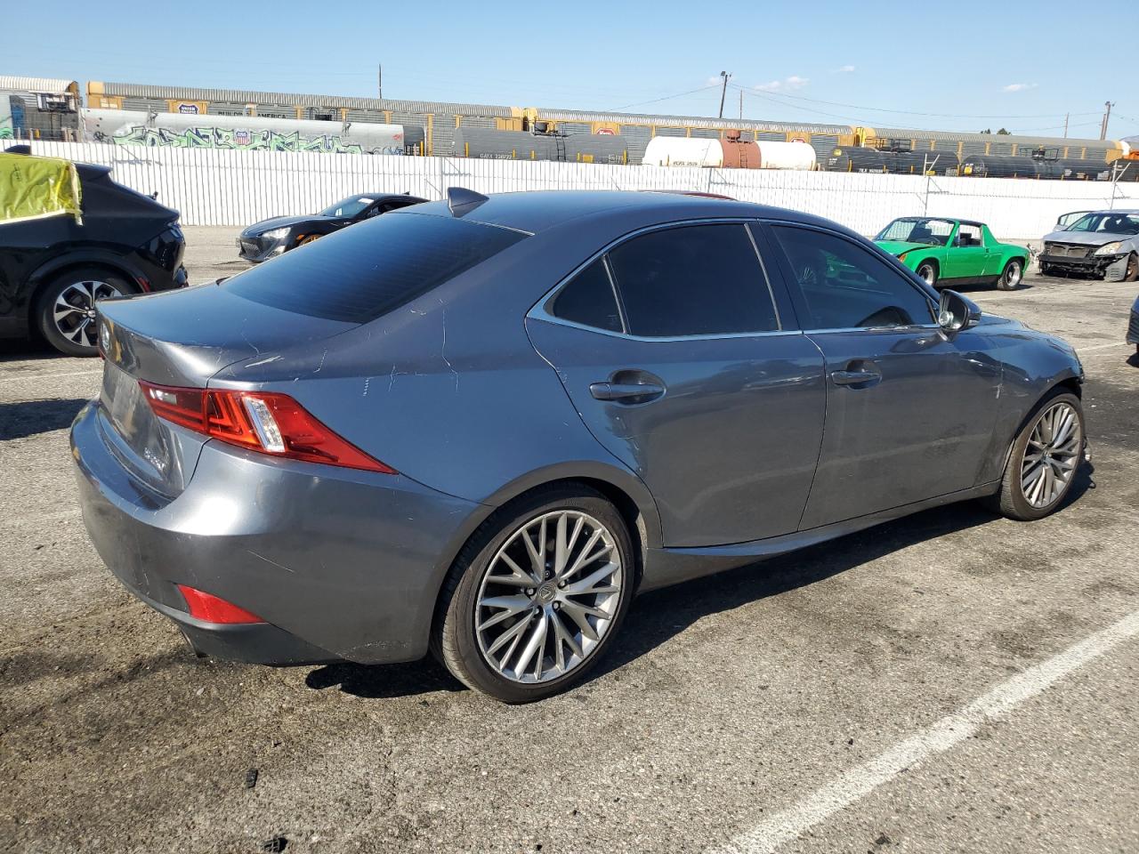 Photo 2 VIN: JTHBF1D26F5052784 - LEXUS IS 