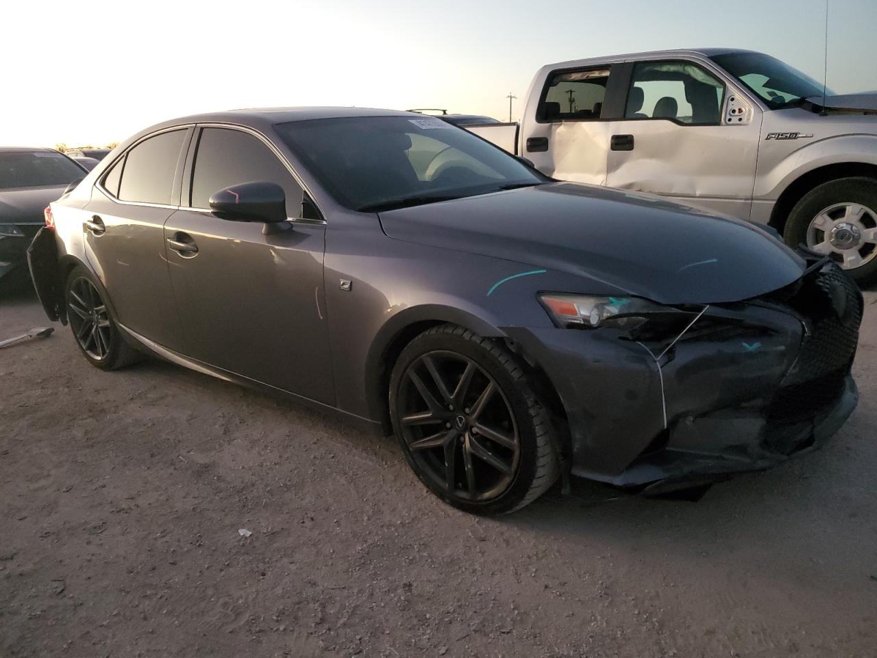 Photo 3 VIN: JTHBF1D28E5015427 - LEXUS IS 