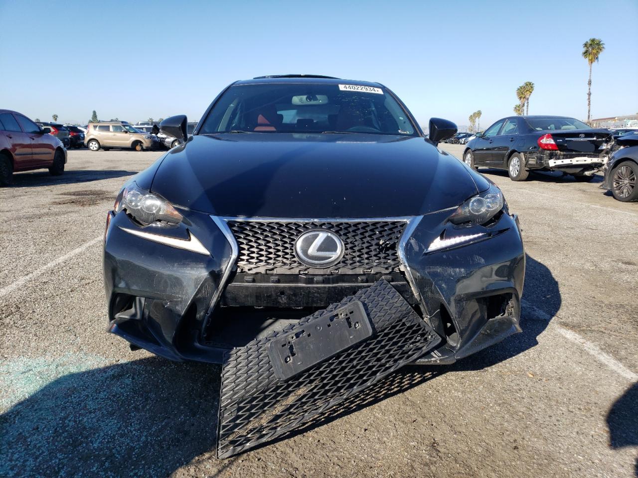 Photo 4 VIN: JTHBF1D2XF5043795 - LEXUS IS 