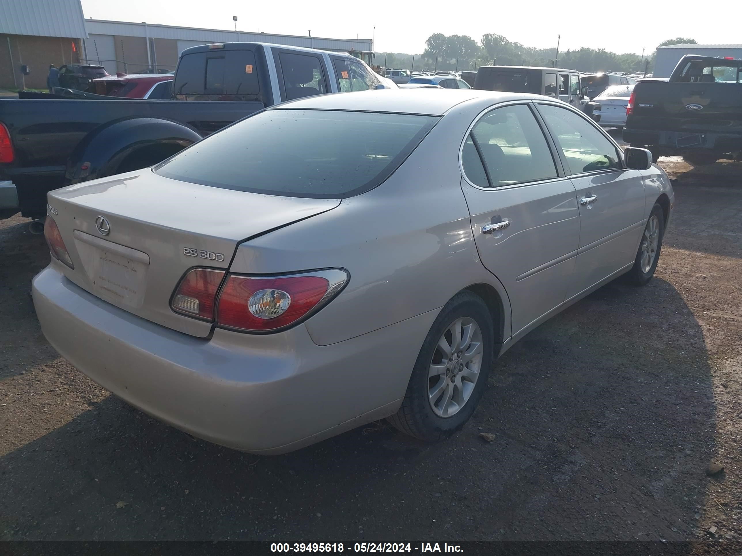 Photo 3 VIN: JTHBF30G020008011 - LEXUS ES 