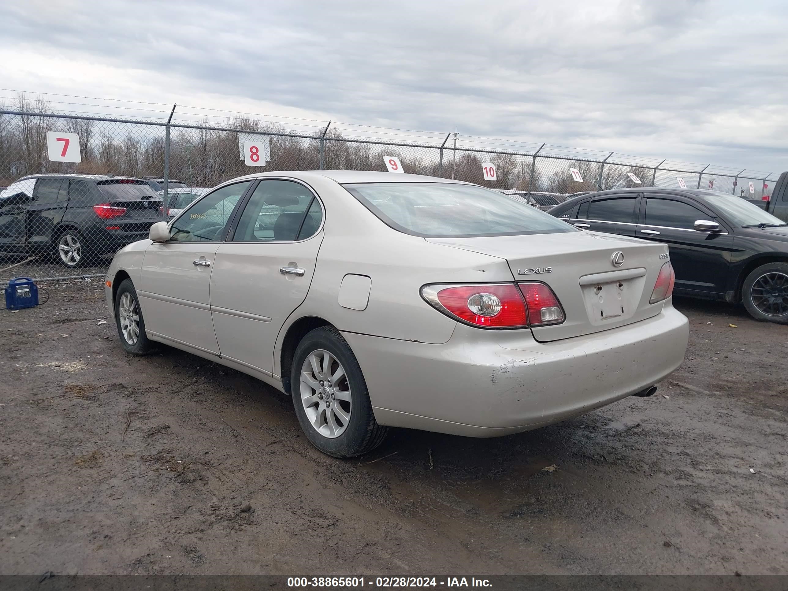 Photo 2 VIN: JTHBF30G020019588 - LEXUS ES 