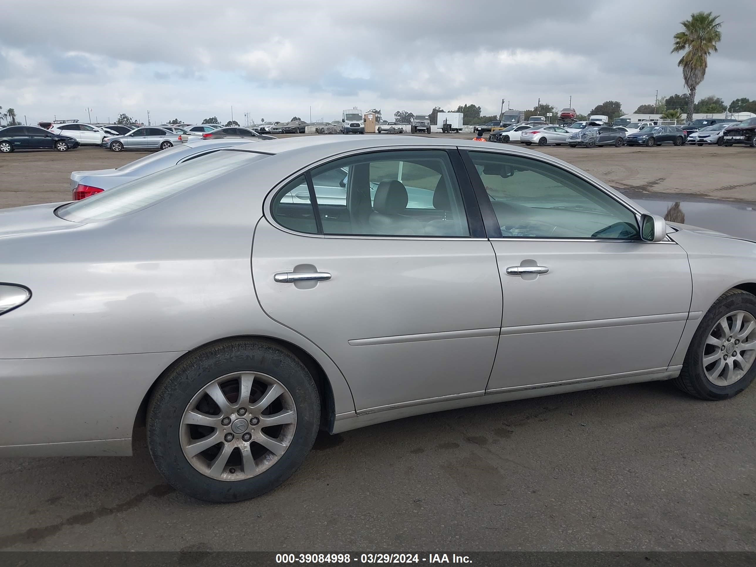 Photo 12 VIN: JTHBF30G020084120 - LEXUS ES 