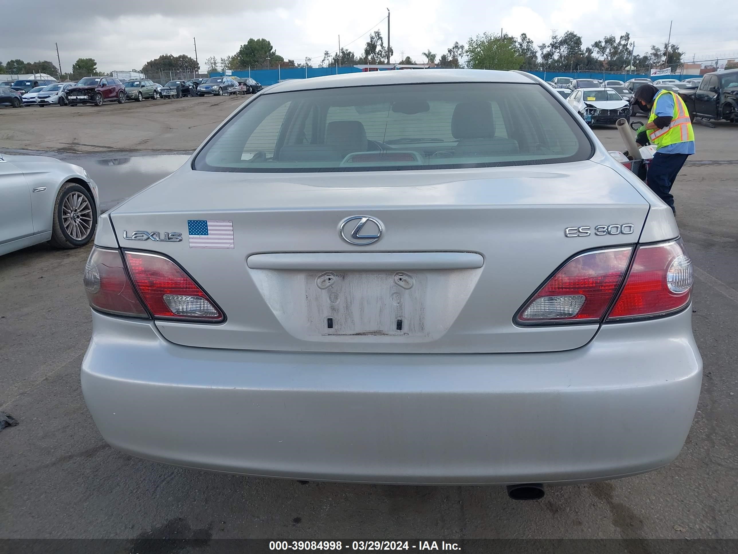 Photo 15 VIN: JTHBF30G020084120 - LEXUS ES 