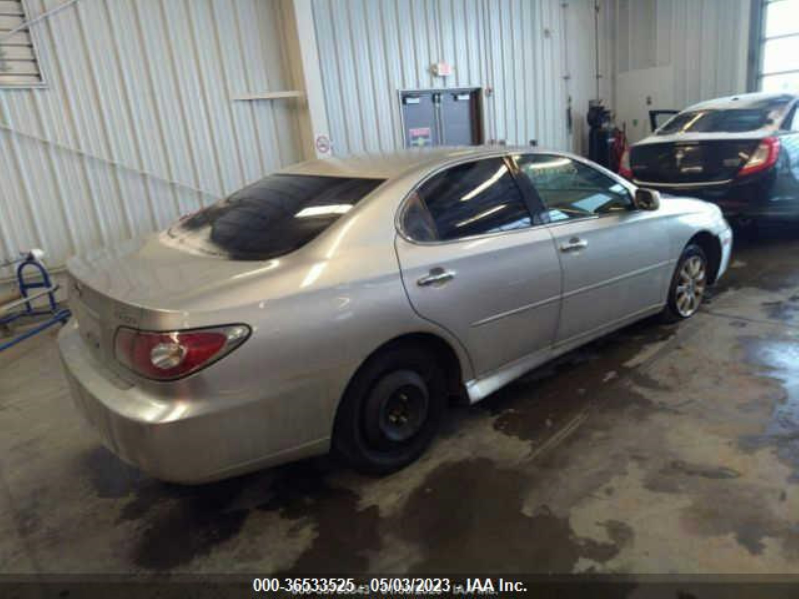 Photo 3 VIN: JTHBF30G025024583 - LEXUS ES 