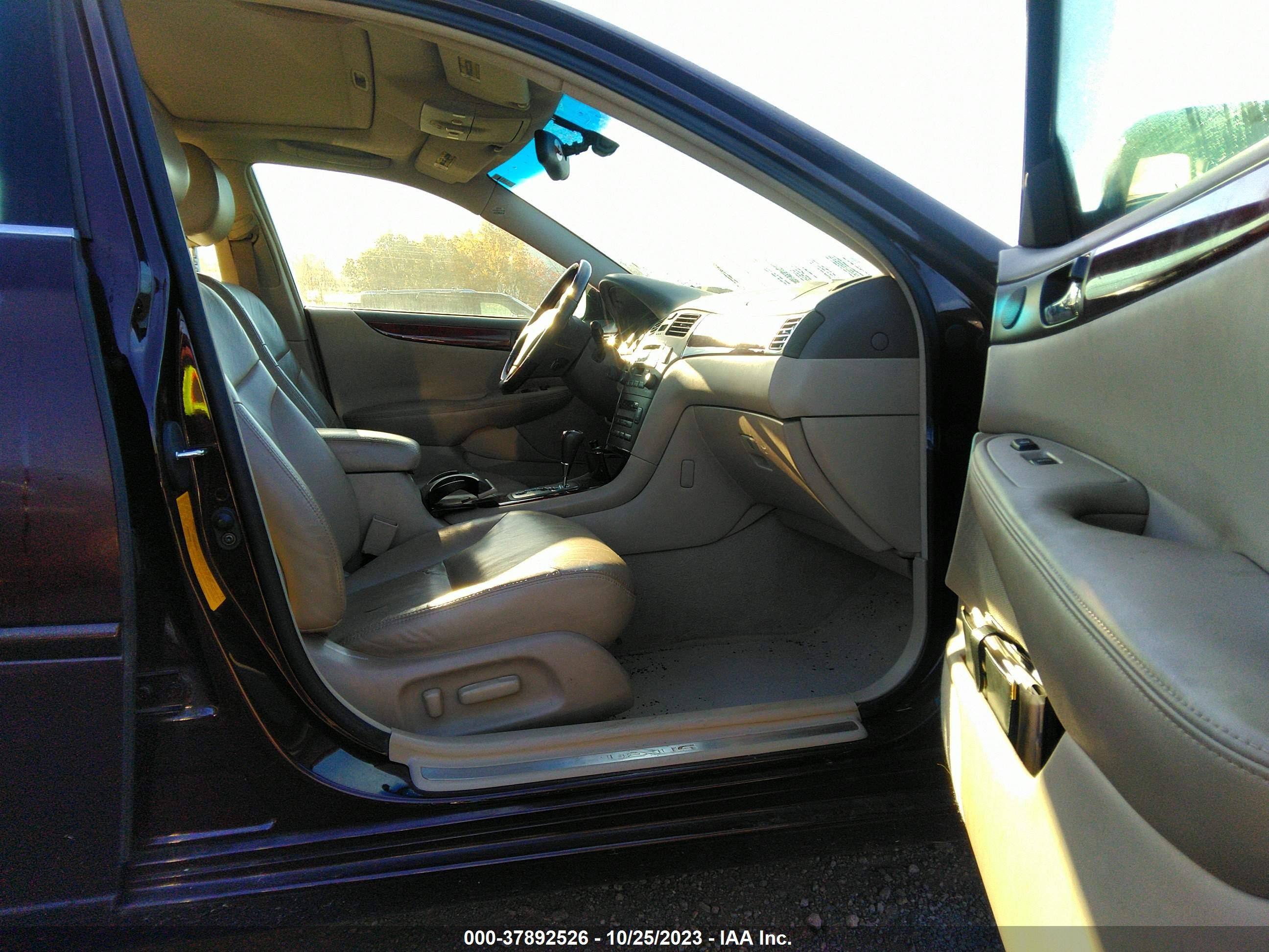 Photo 4 VIN: JTHBF30G025037074 - LEXUS ES 