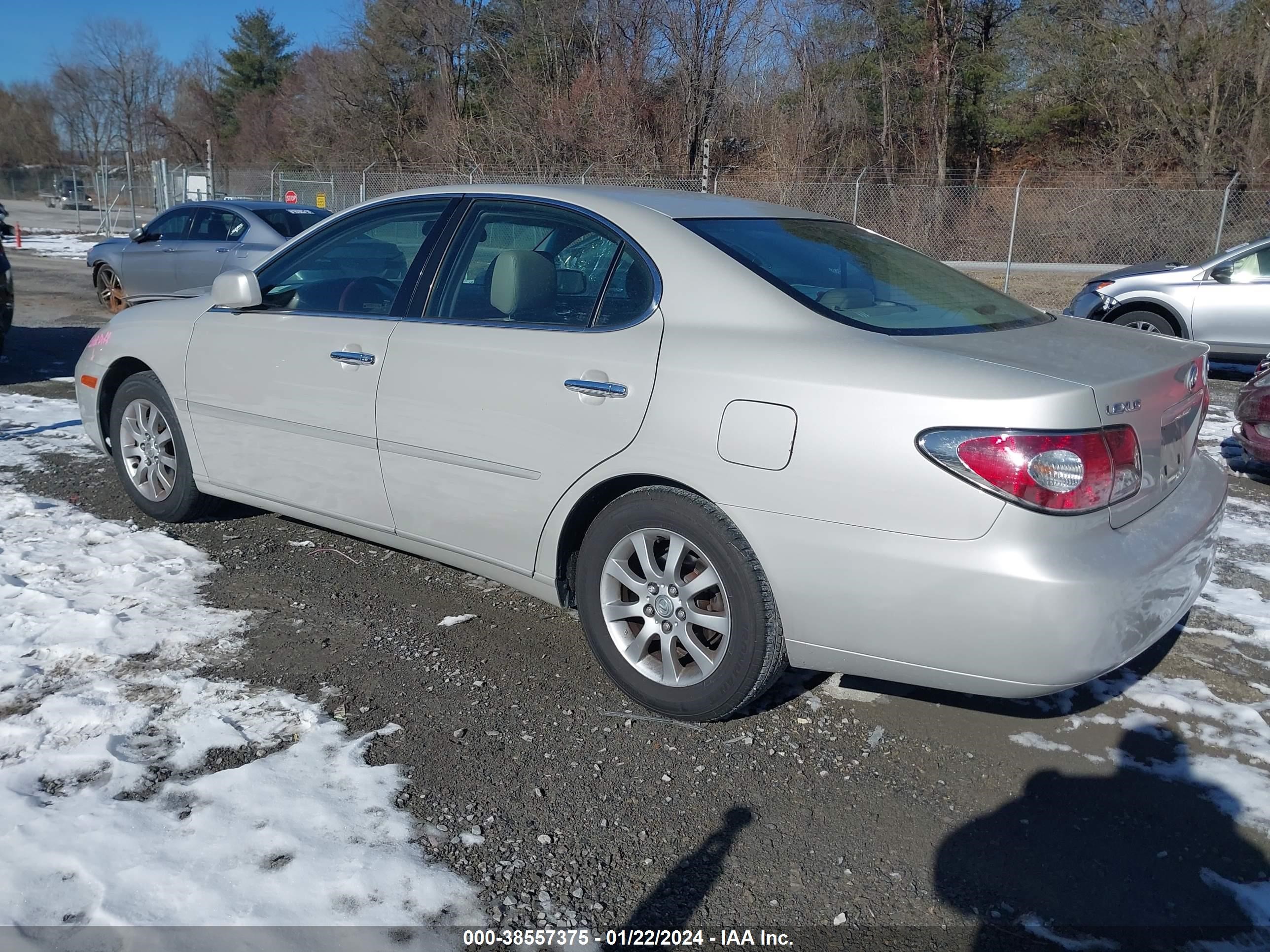 Photo 2 VIN: JTHBF30G030102634 - LEXUS ES 