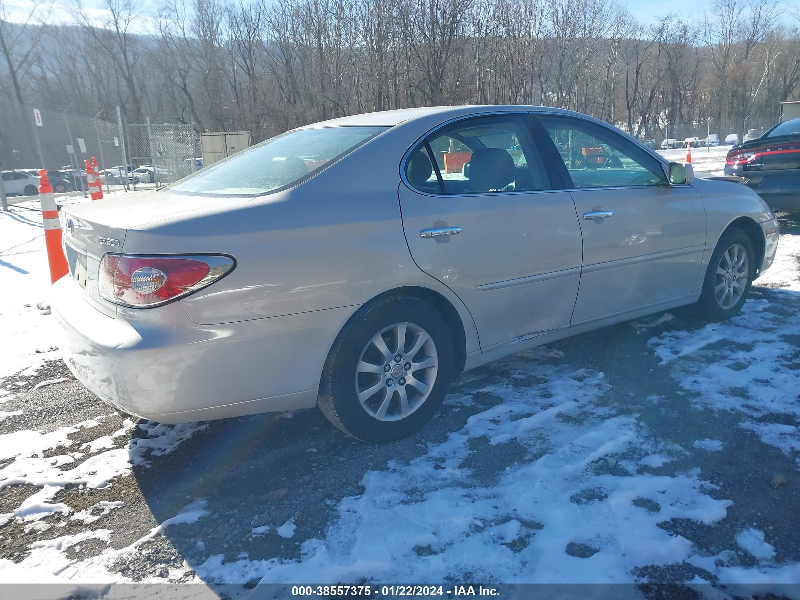 Photo 3 VIN: JTHBF30G030102634 - LEXUS ES 