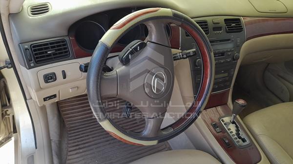 Photo 10 VIN: JTHBF30G120007529 - LEXUS ES 300 