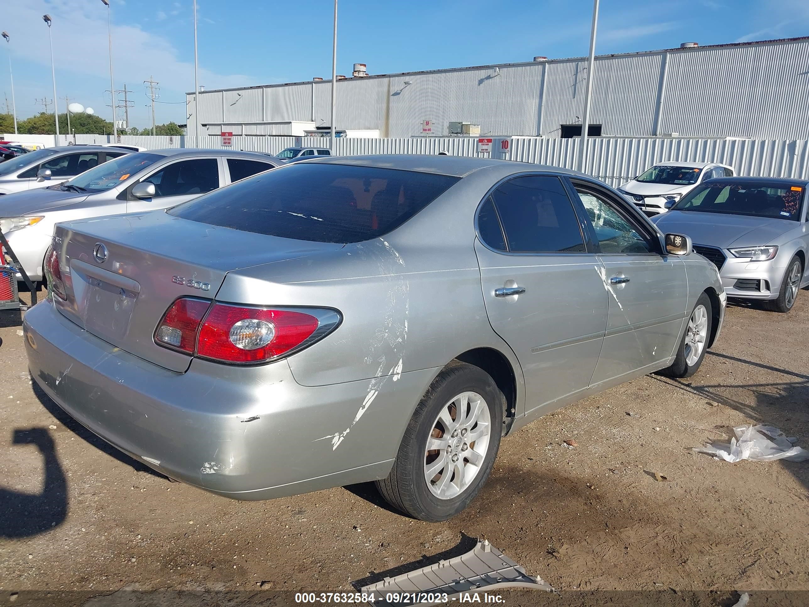 Photo 3 VIN: JTHBF30G120043124 - LEXUS ES 