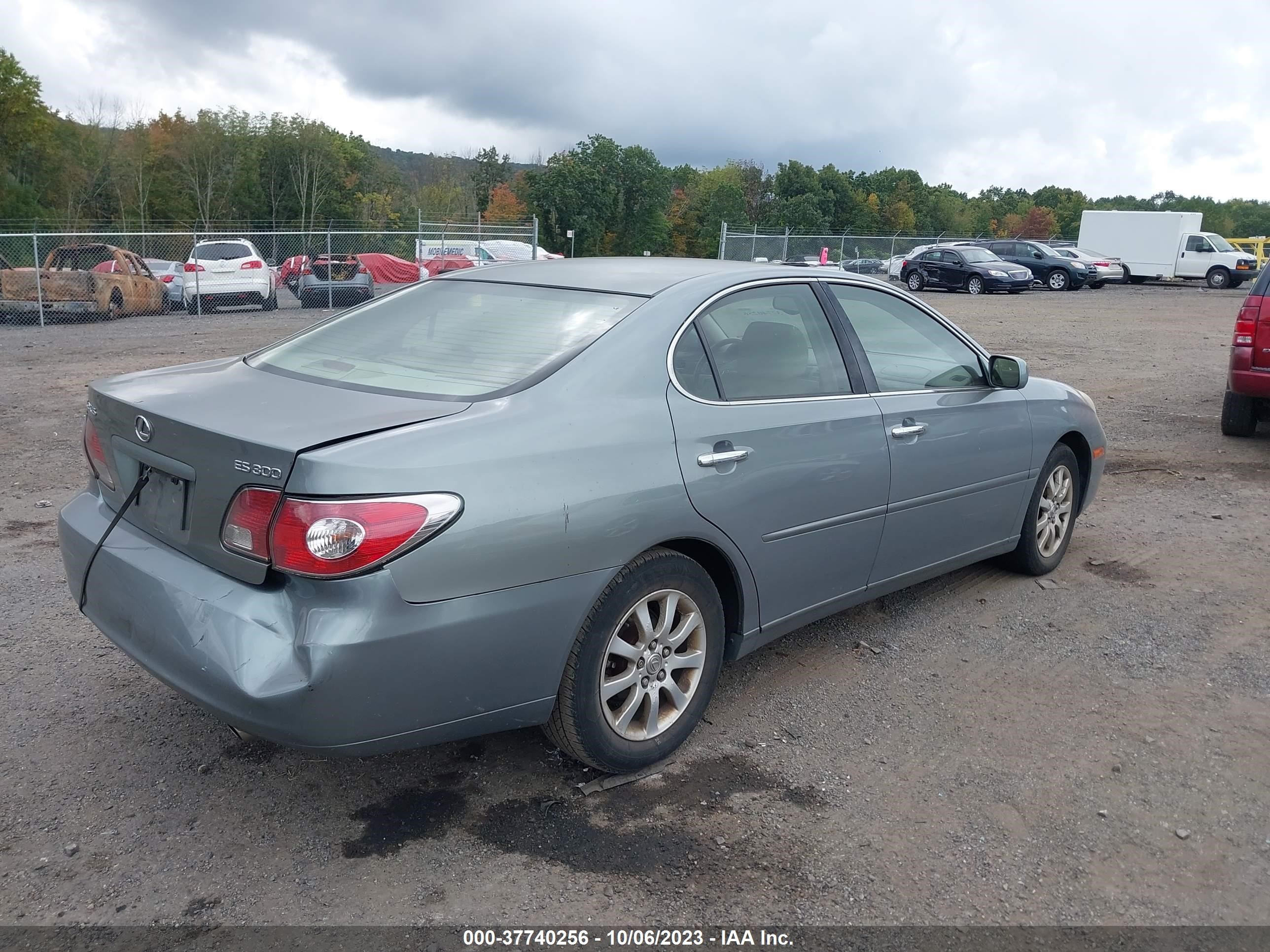 Photo 3 VIN: JTHBF30G120052423 - LEXUS ES 