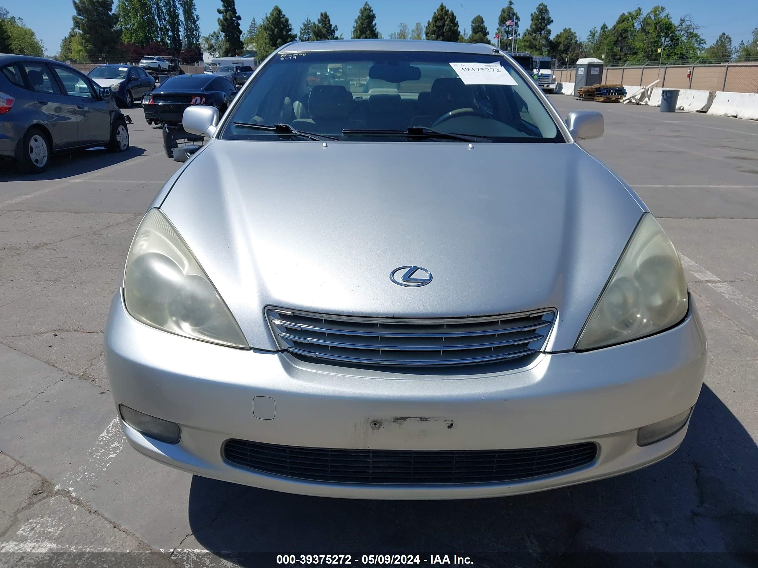 Photo 11 VIN: JTHBF30G130138459 - LEXUS ES 