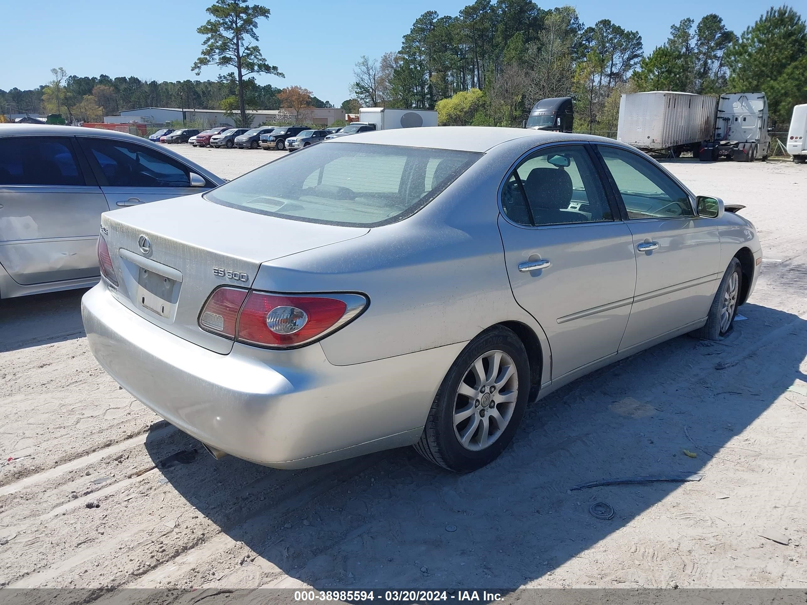 Photo 3 VIN: JTHBF30G225026965 - LEXUS ES 