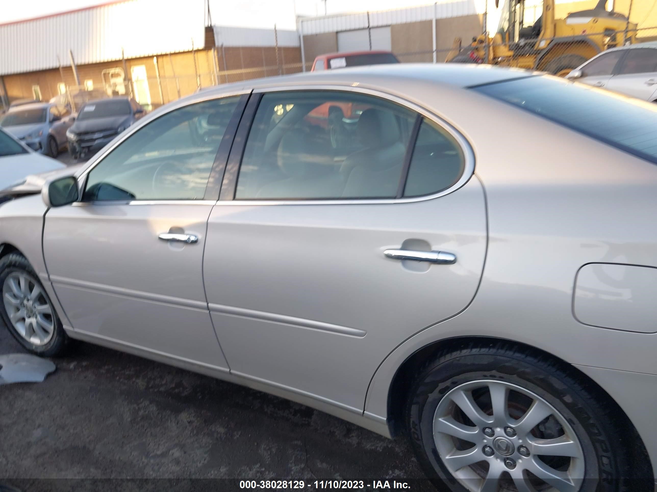 Photo 13 VIN: JTHBF30G320016166 - LEXUS ES 