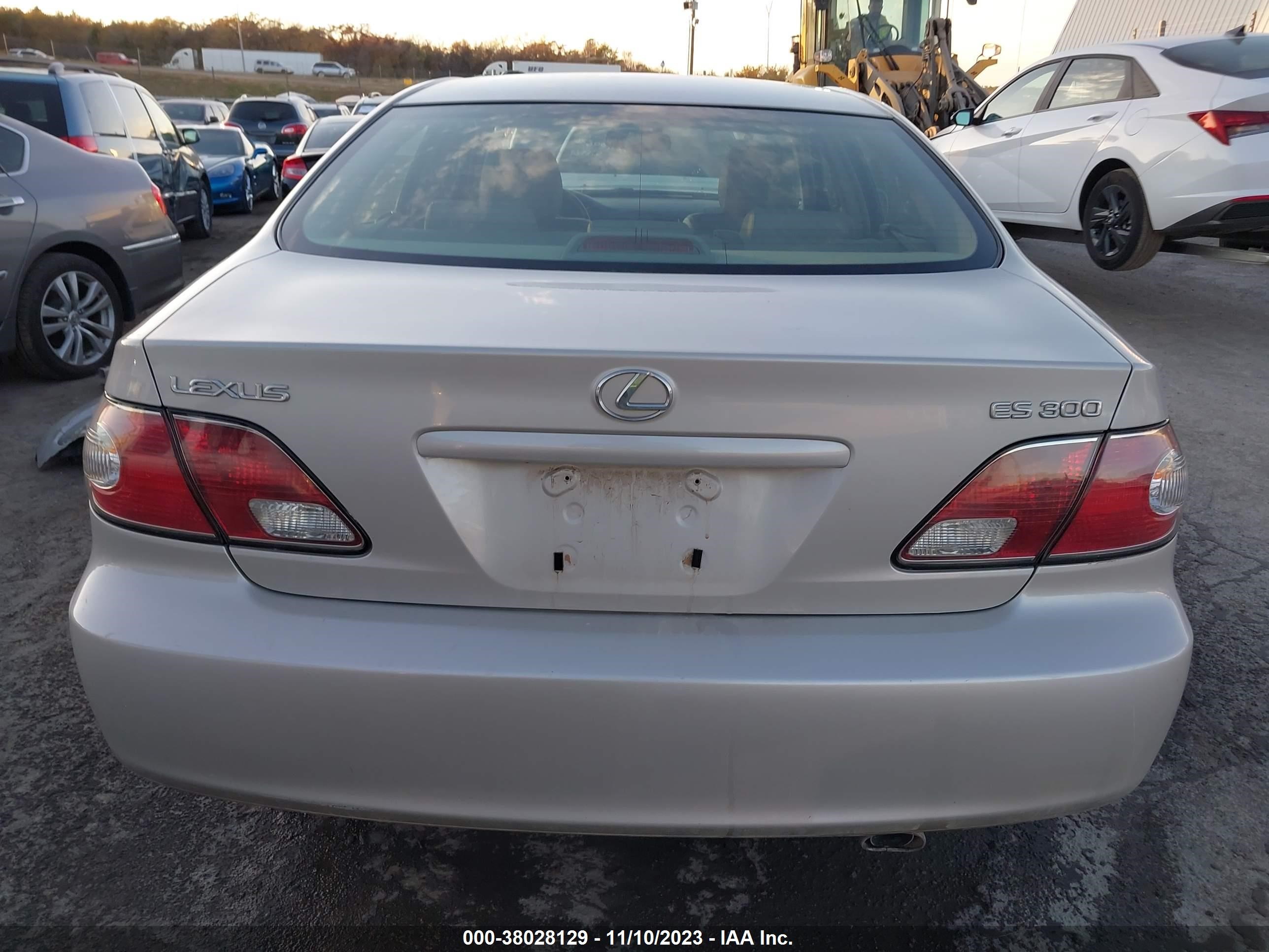 Photo 15 VIN: JTHBF30G320016166 - LEXUS ES 